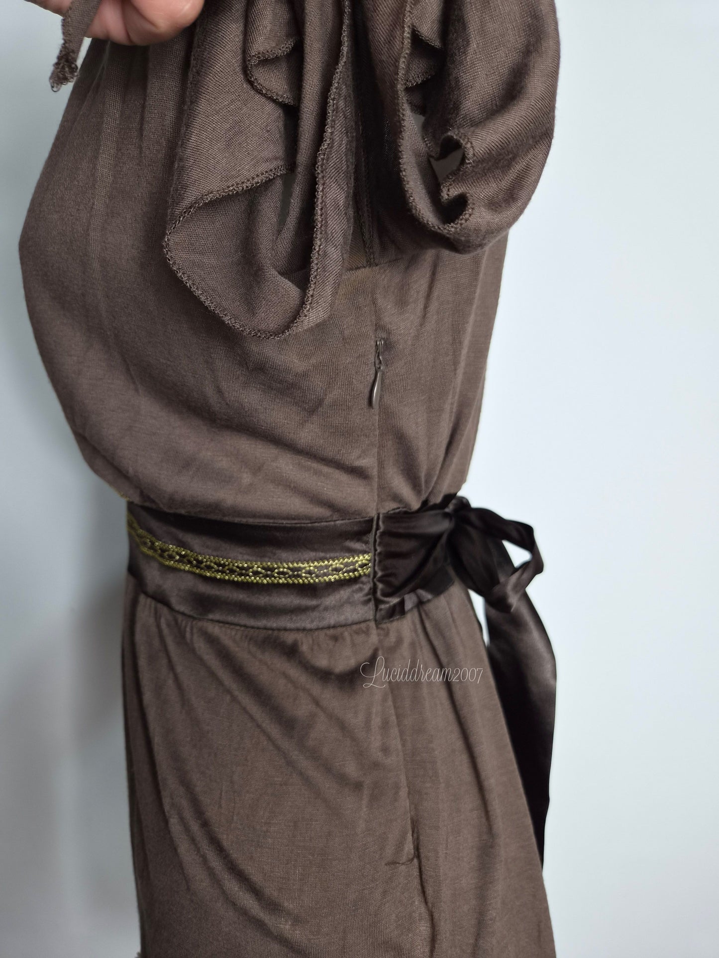 Haut marron détails dorés