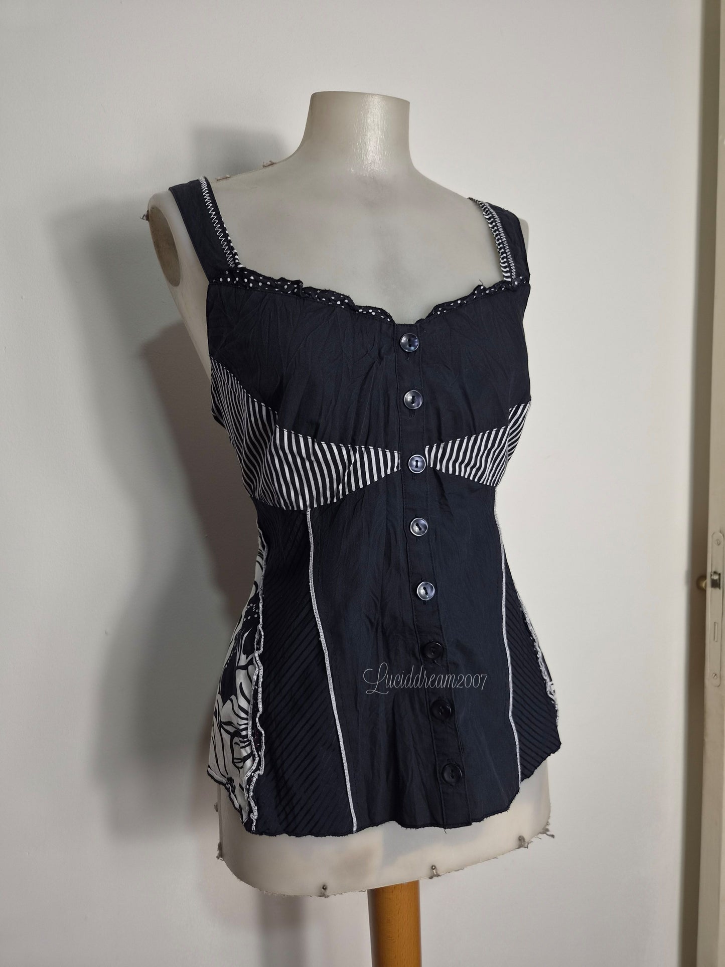 Haut bleu marine détails rayés