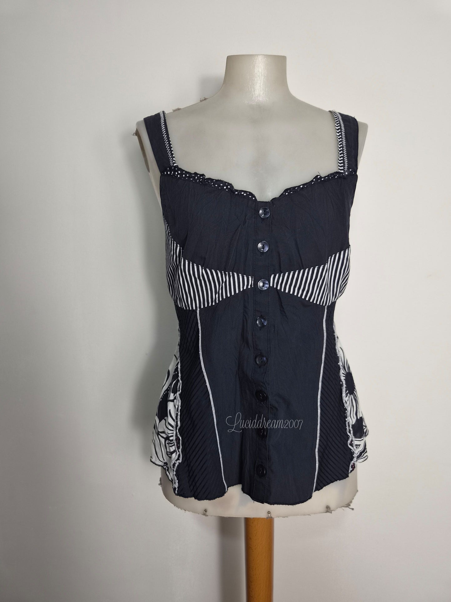 Haut bleu marine détails rayés