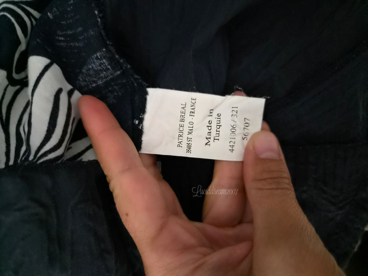 Haut bleu marine détails rayés
