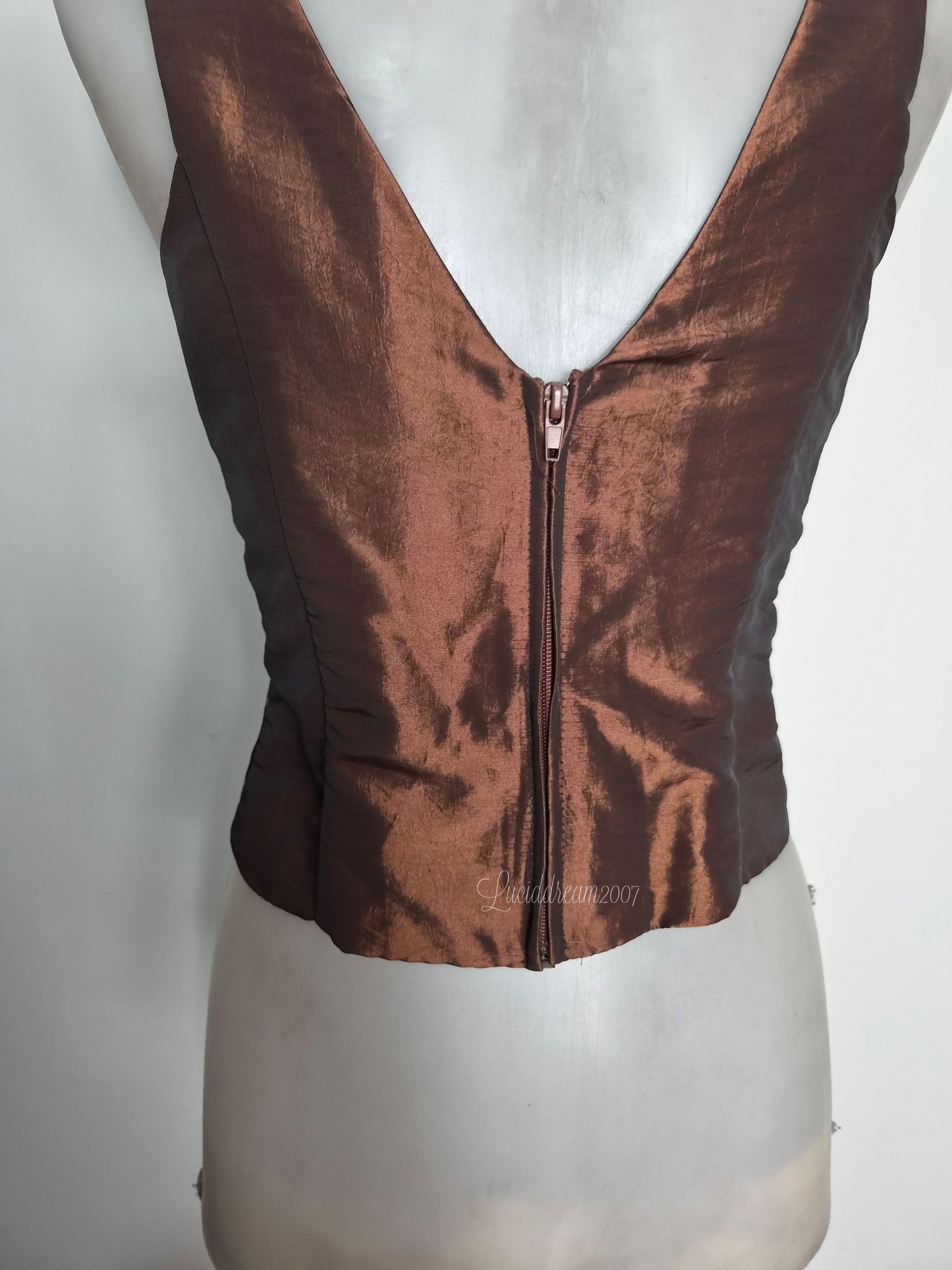 Haut brodé marron et doré