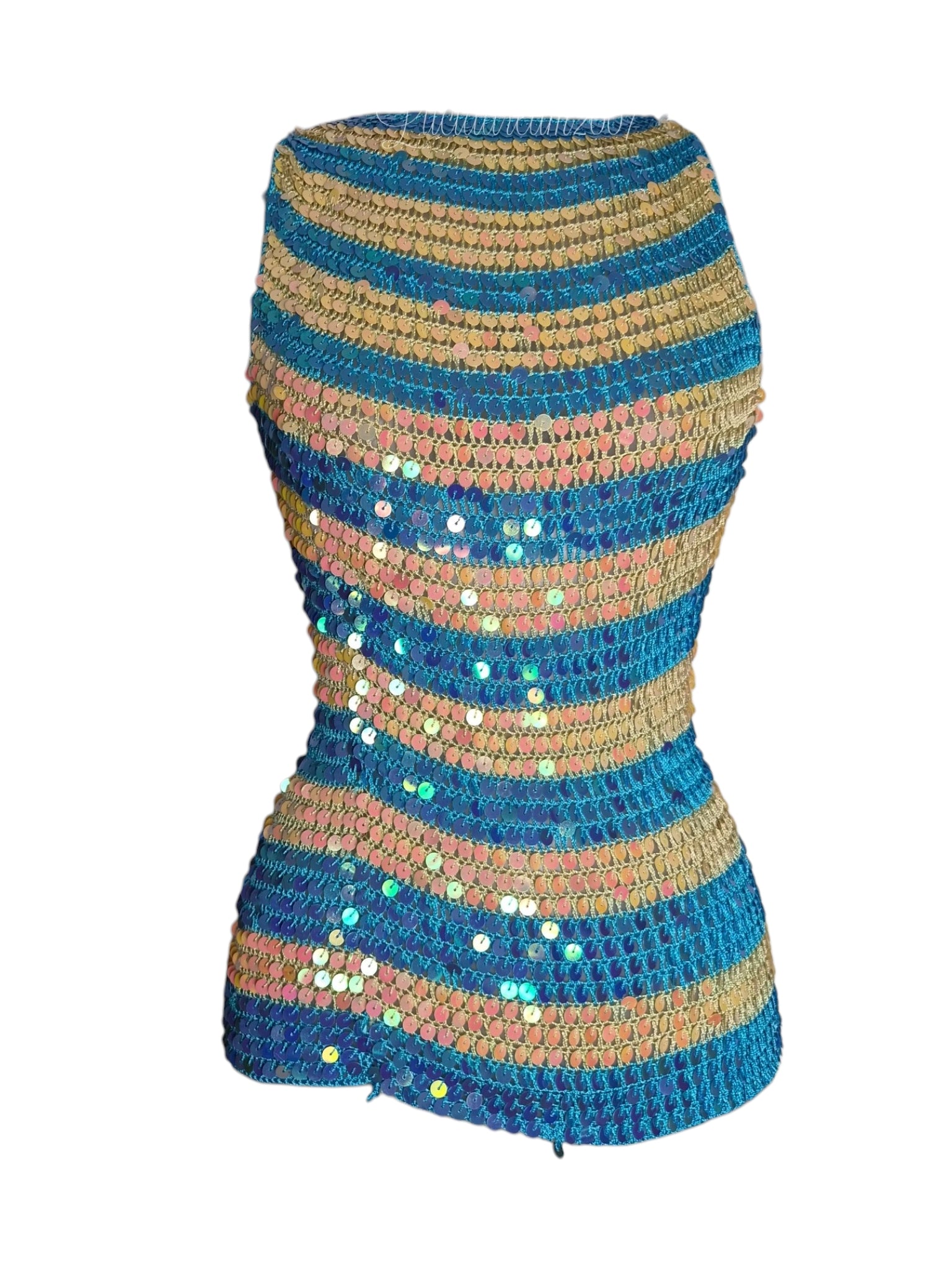 Haut vintage en maille entièrement orné de sequins dans des tons bleu vif et champagne irisé. Top style ibiza fairycore sorti d'une reverie vintage.