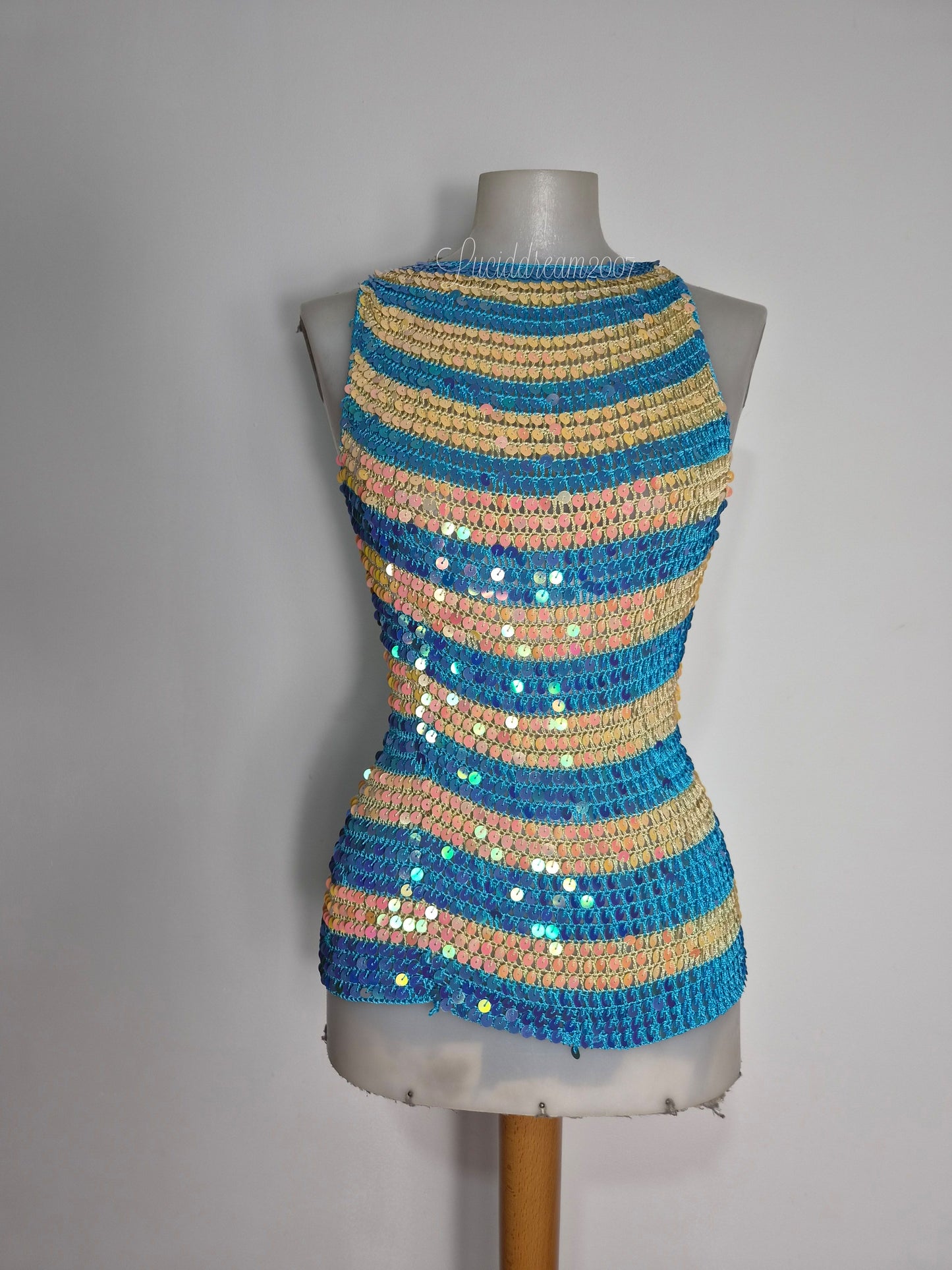 Haut en crochet à sequins