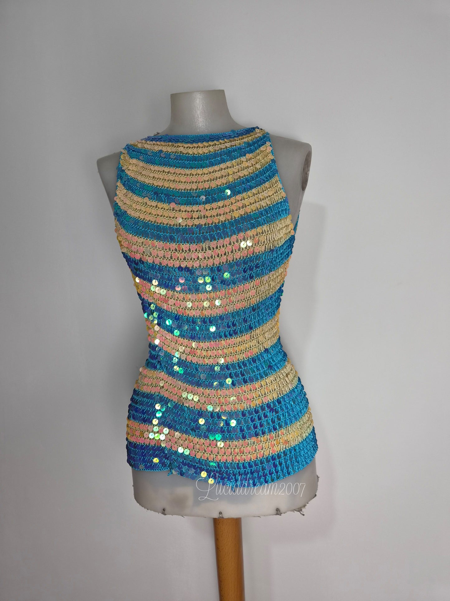 Haut en crochet à sequins