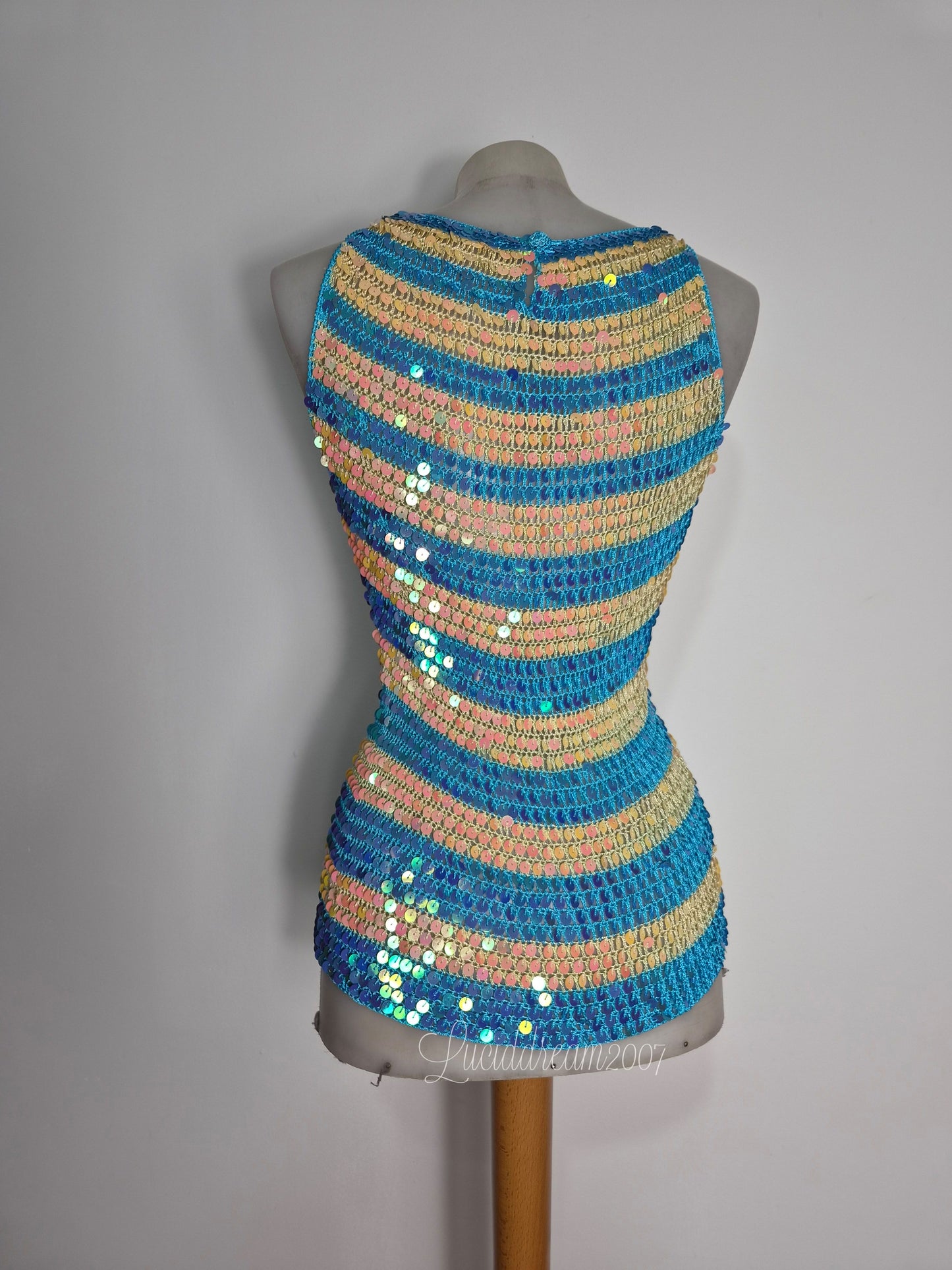 Haut en crochet à sequins