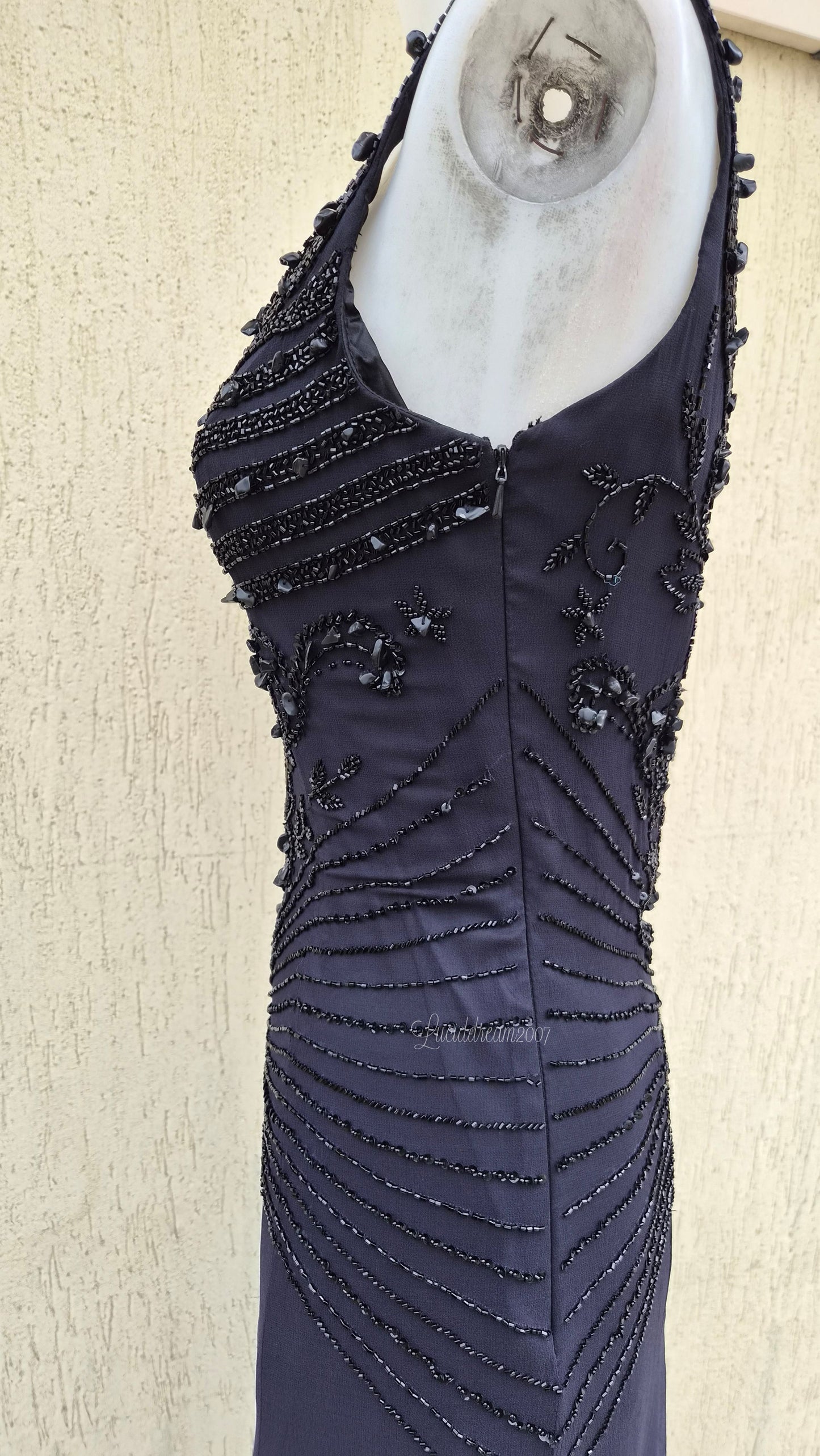 Robe en soie brodée grise dégradée