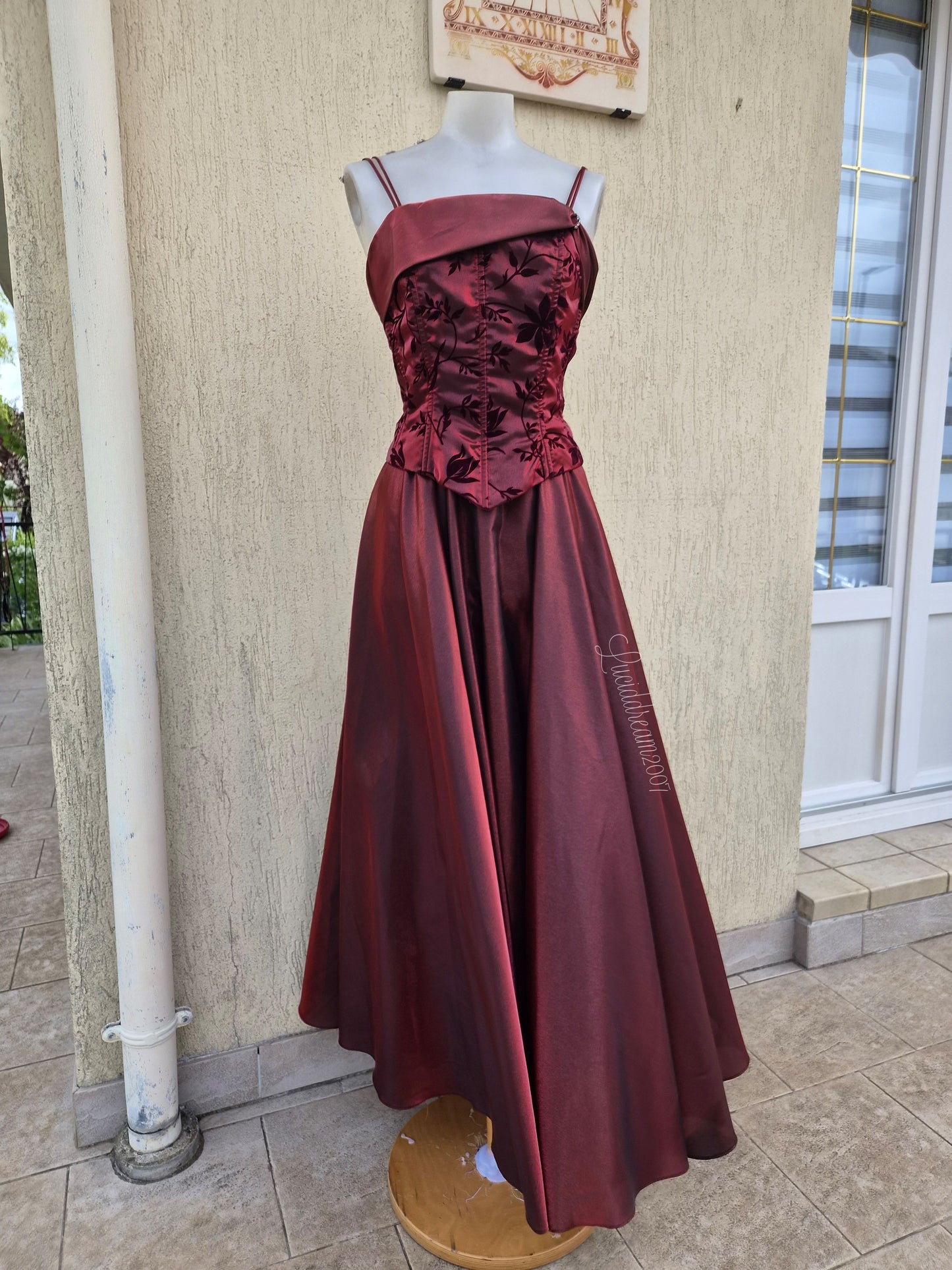 Robe de soirée bordeau