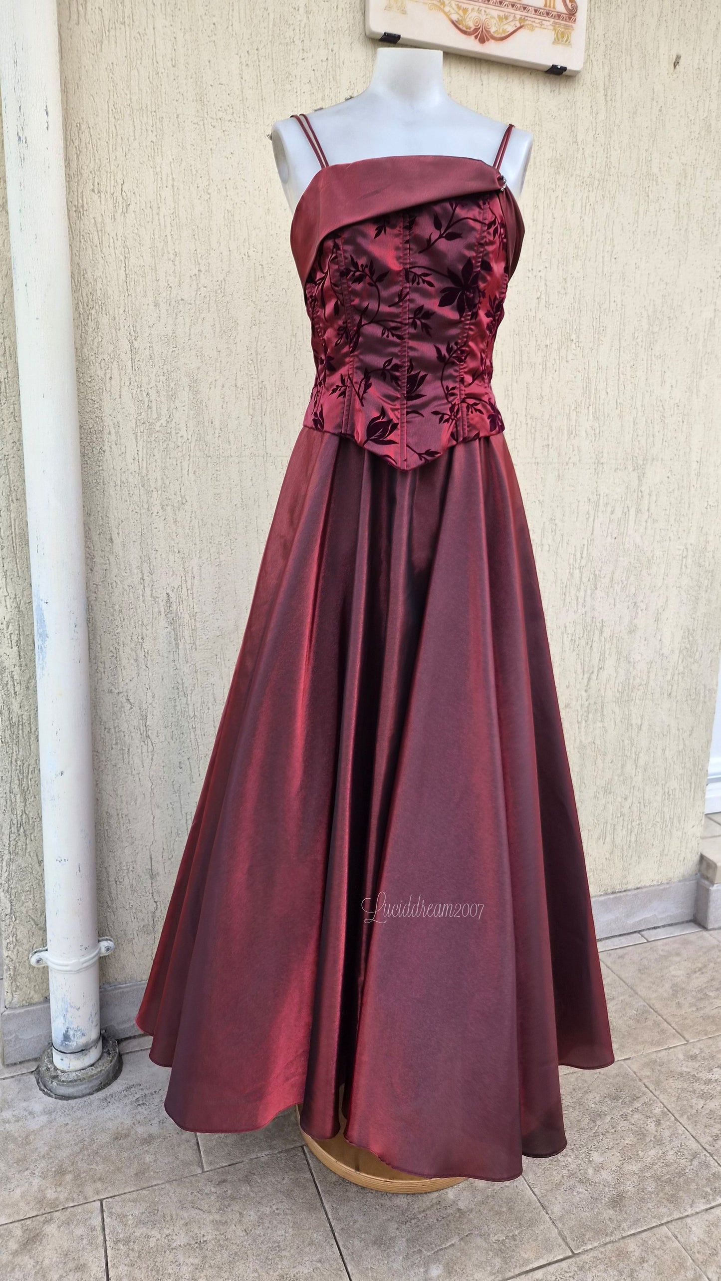 Robe de soirée bordeau