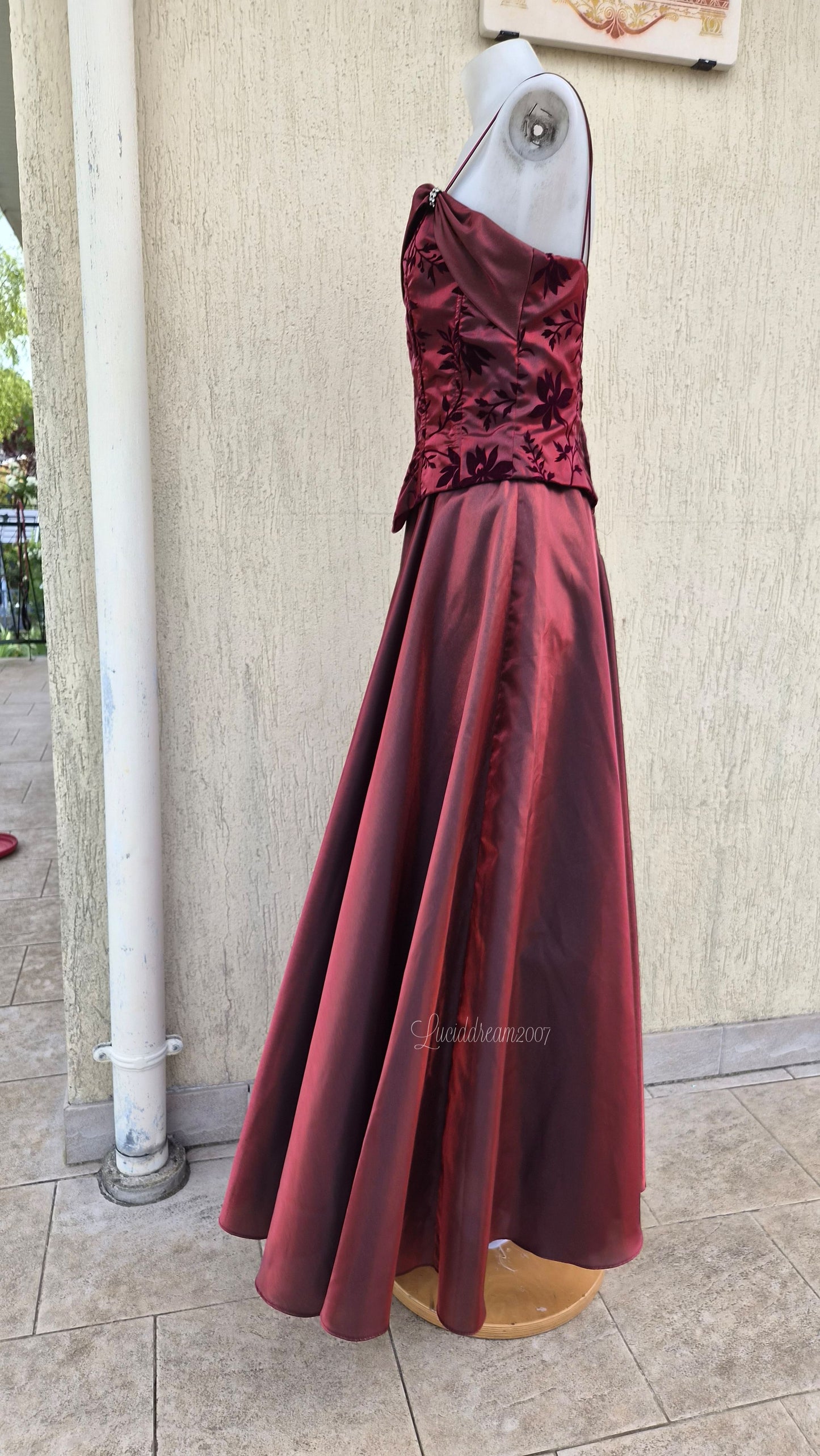 Robe de soirée bordeau