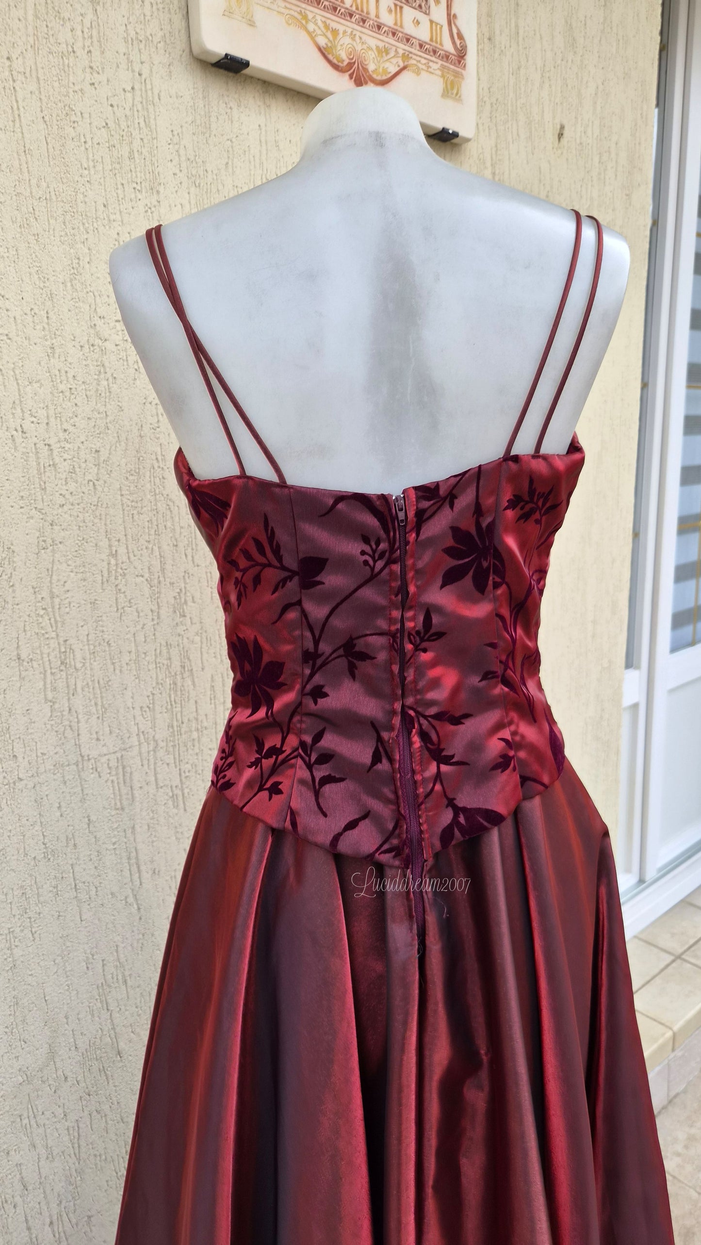 Robe de soirée bordeau
