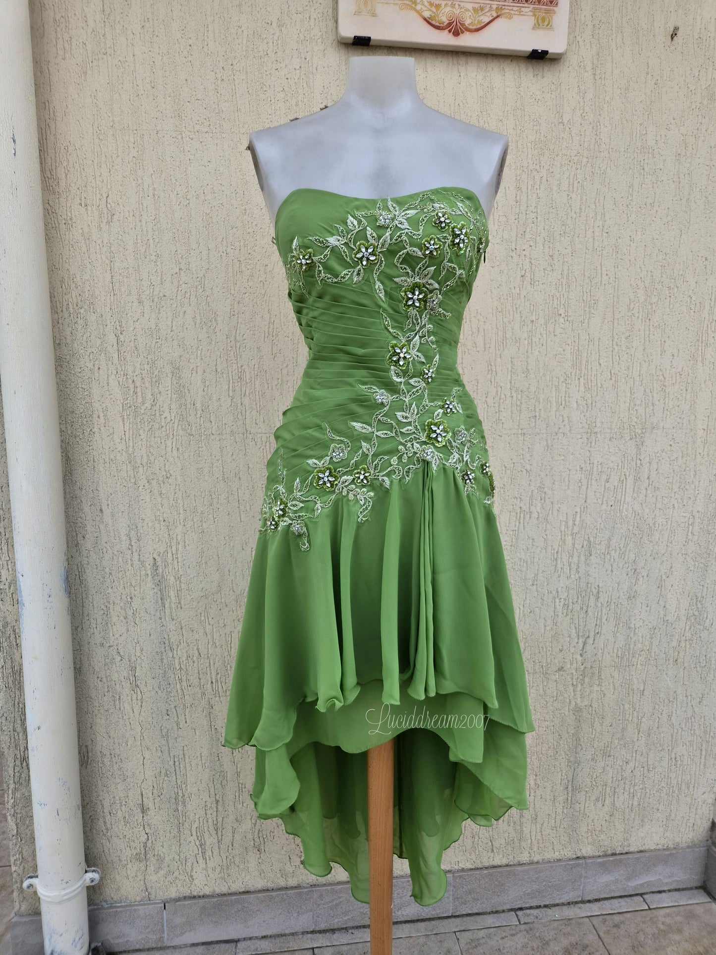 Robe bustier verte brodée