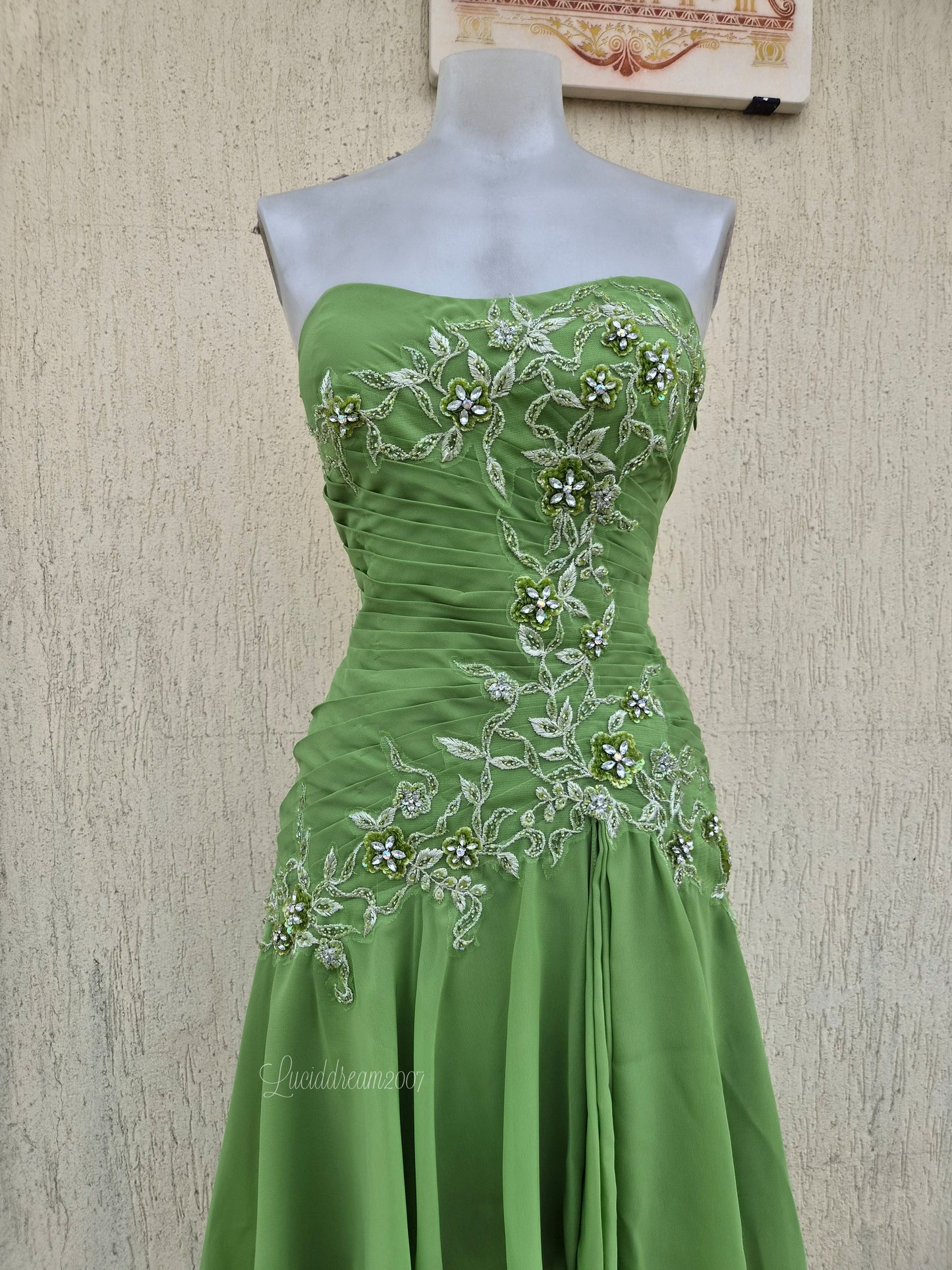 Robe bustier verte brodée