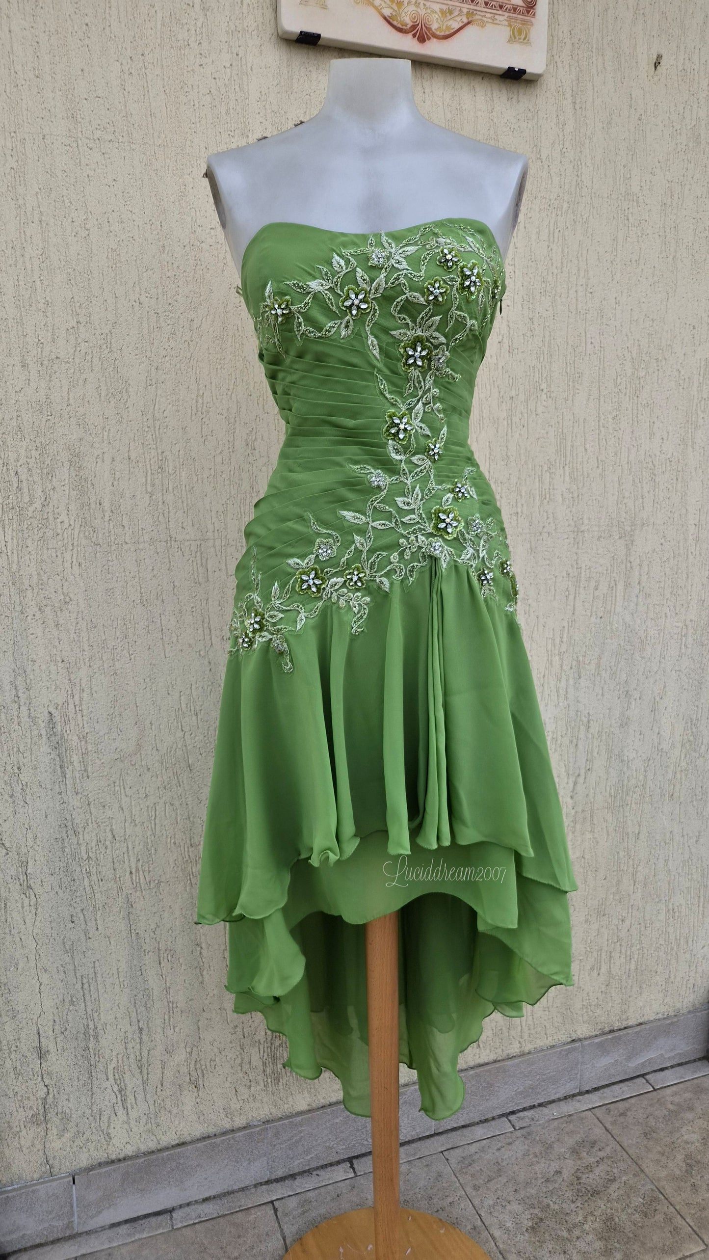 Robe bustier verte brodée