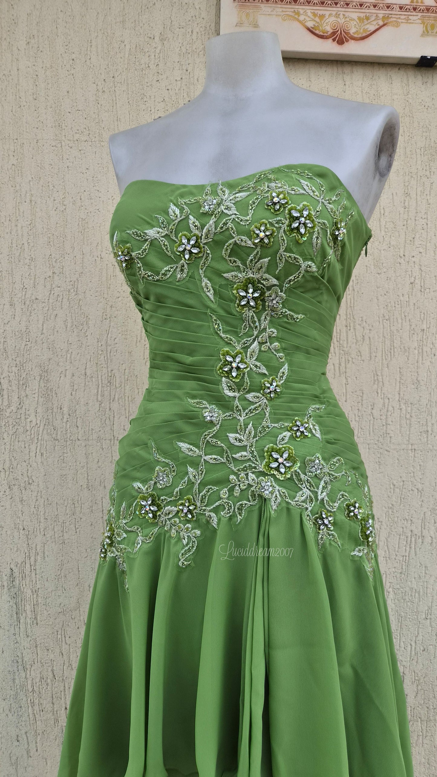 Robe bustier verte brodée