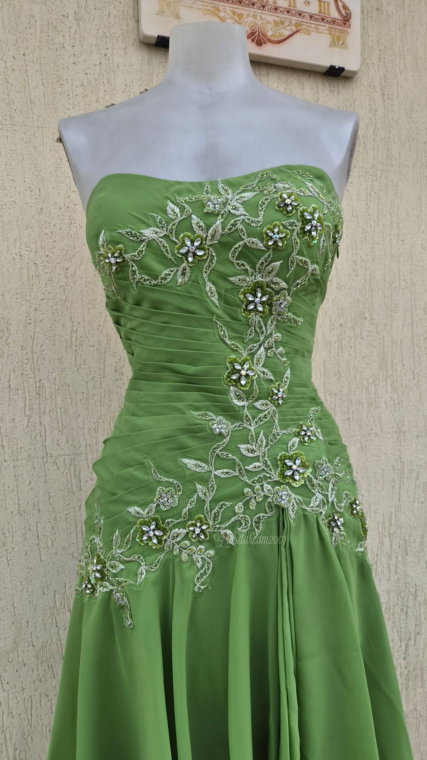 Robe bustier verte brodée