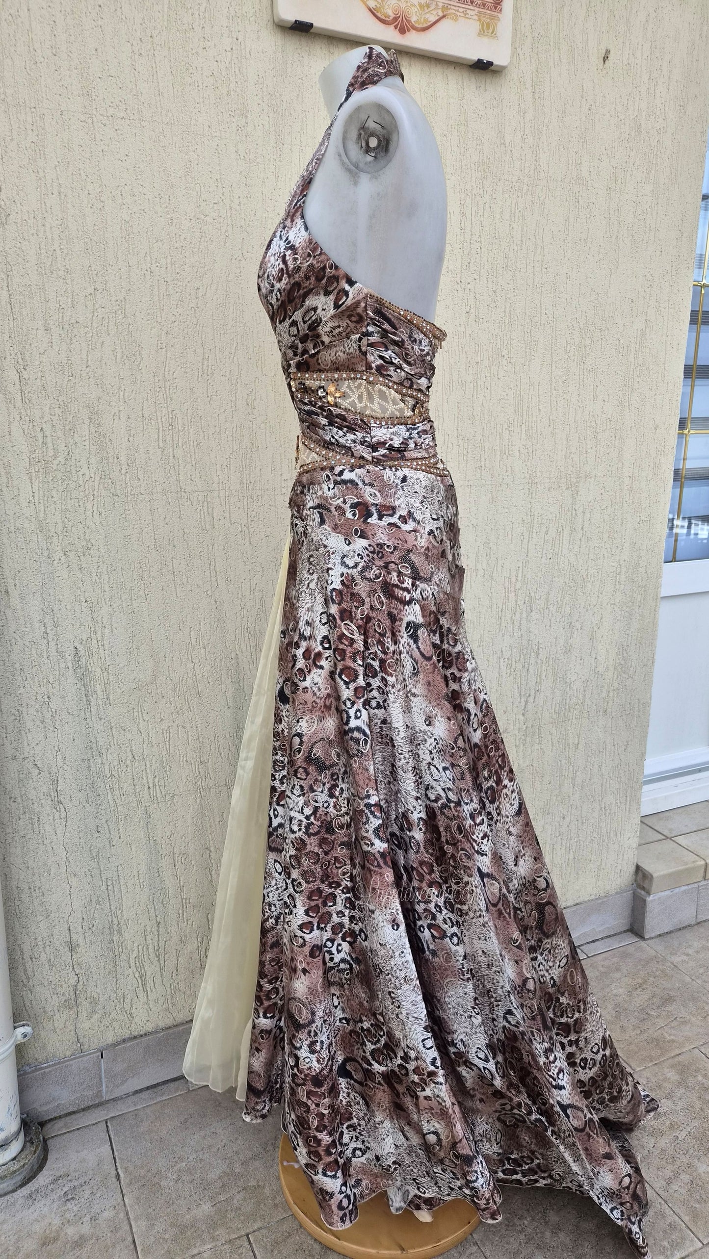 Embroidered beige-toned dress