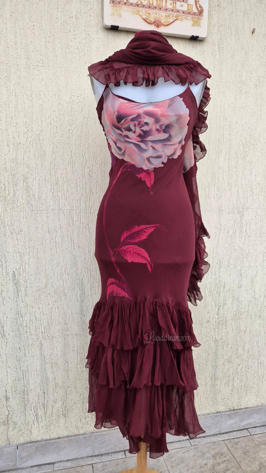 Backless silk dress with shawl