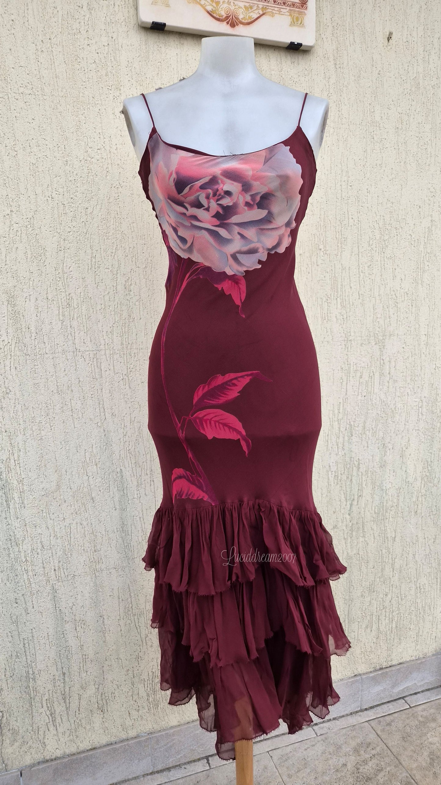 Robe en soie dos nu avec châle