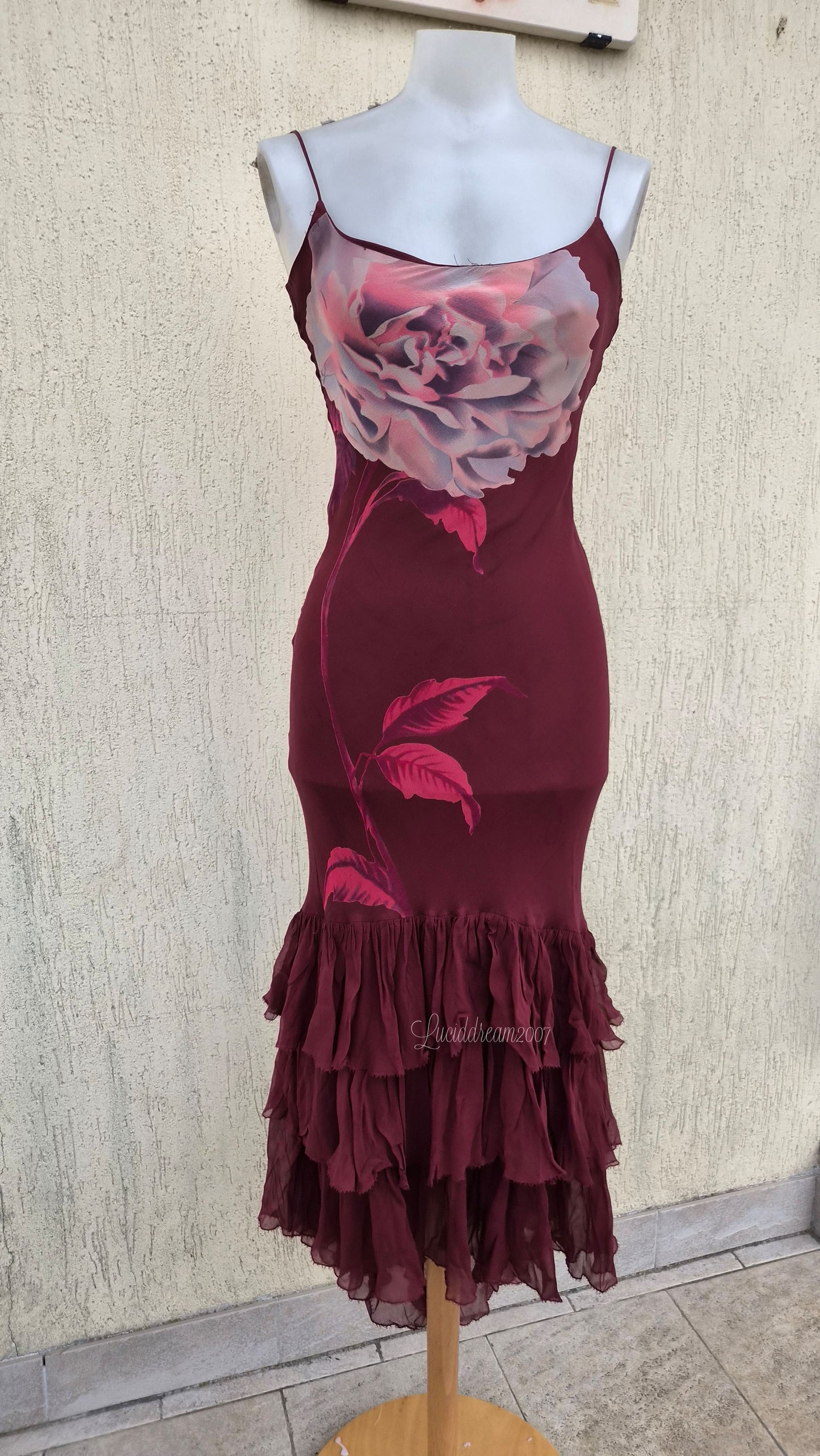 Robe en soie dos nu avec châle