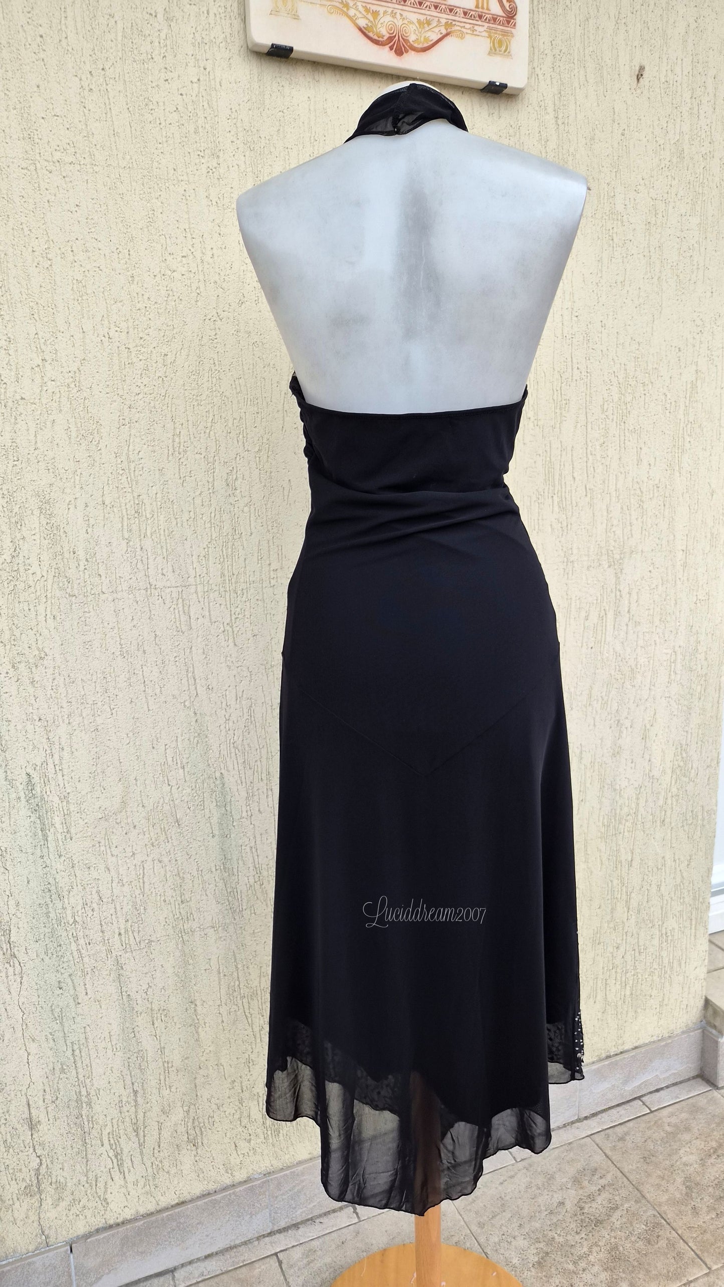Robe dos nu en voile brodé