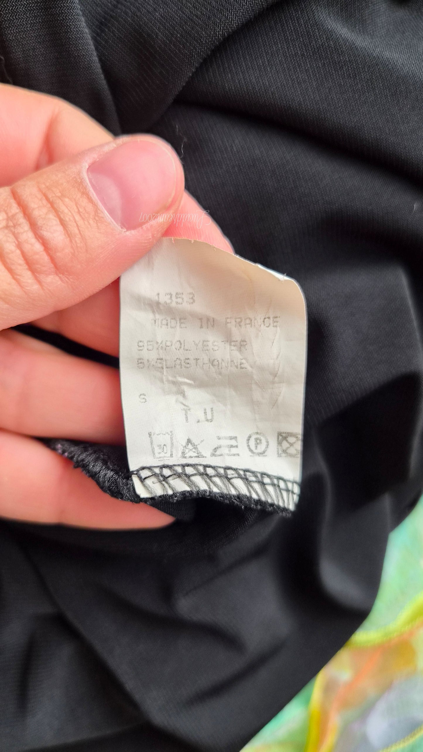 Robe noire détails dentelle et laçage