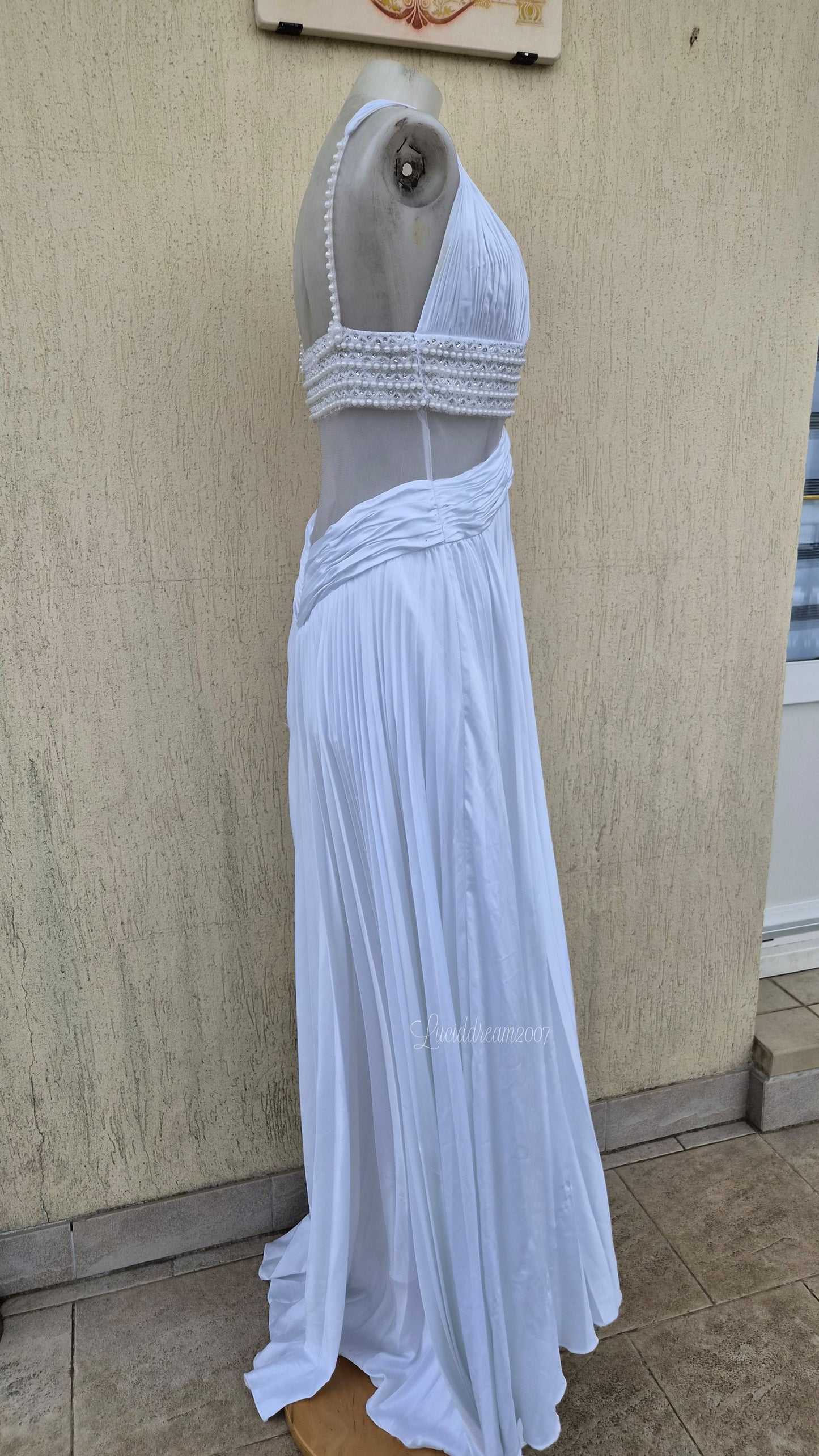 Robe dos nu blanche brodée
