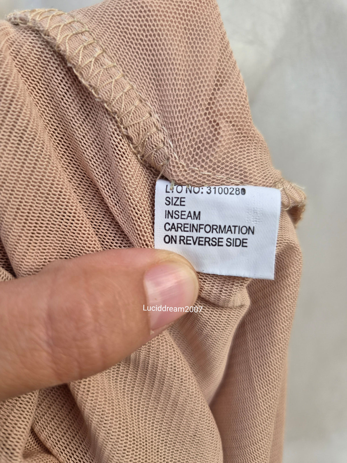 Haut en voile brodé tons rose beige