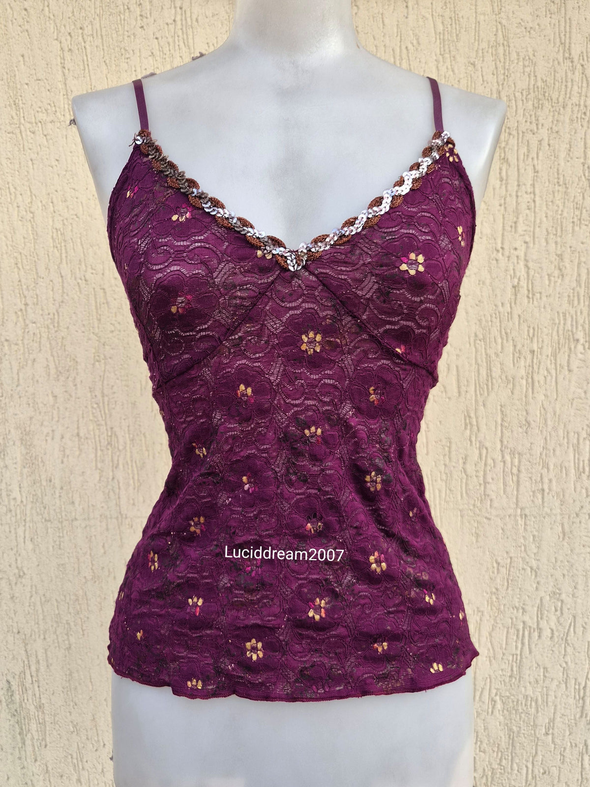 Haut en dentelle à sequins violet