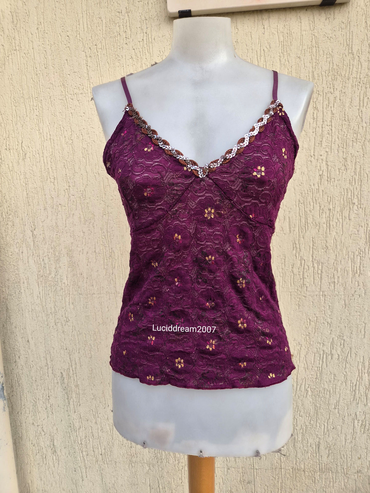Haut en dentelle à sequins violet