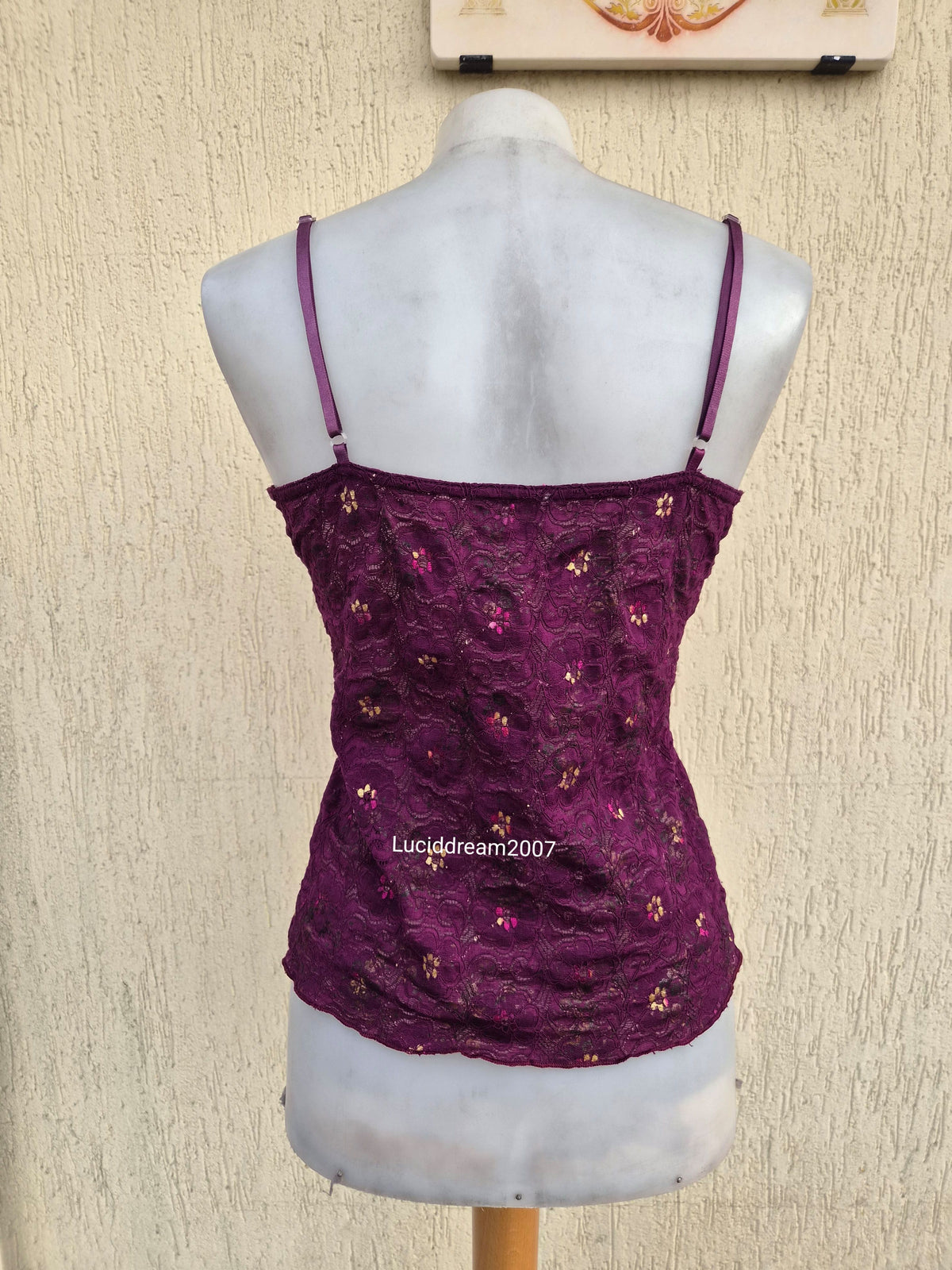 Haut en dentelle à sequins violet