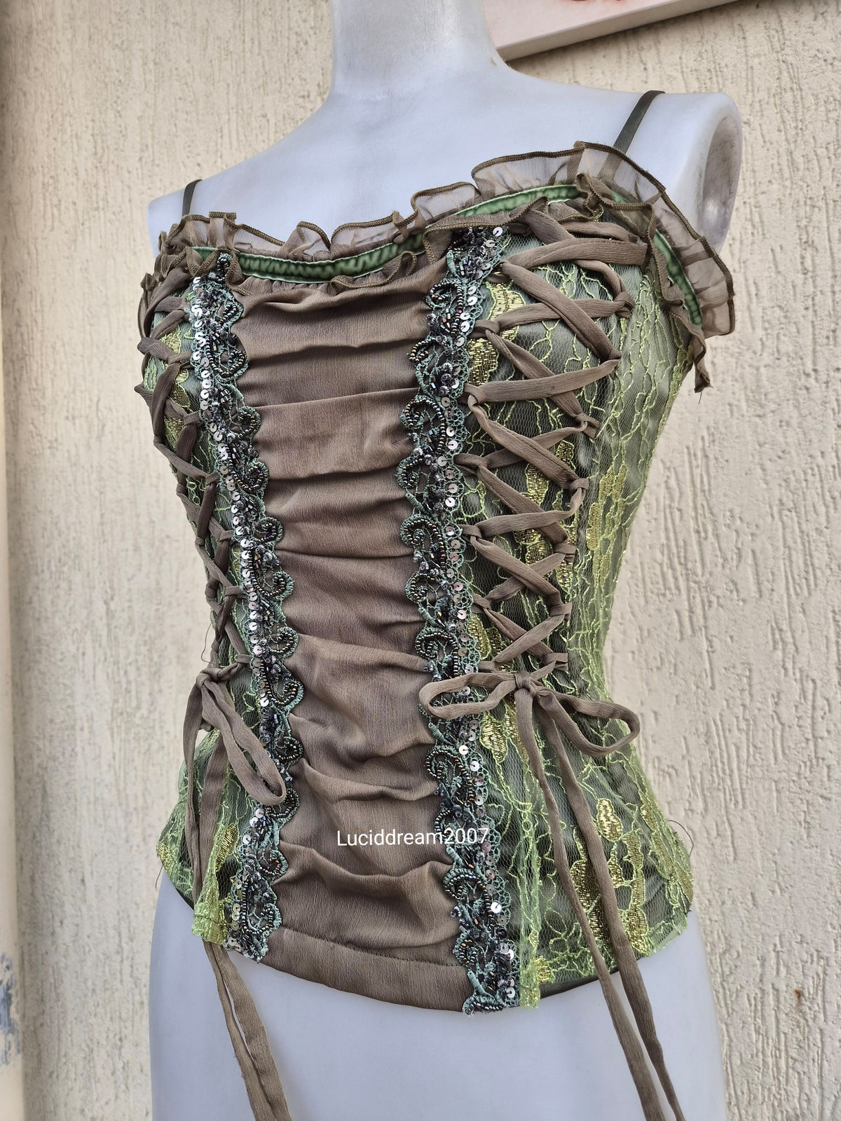 Haut esprit corset laçage et dentelle vert