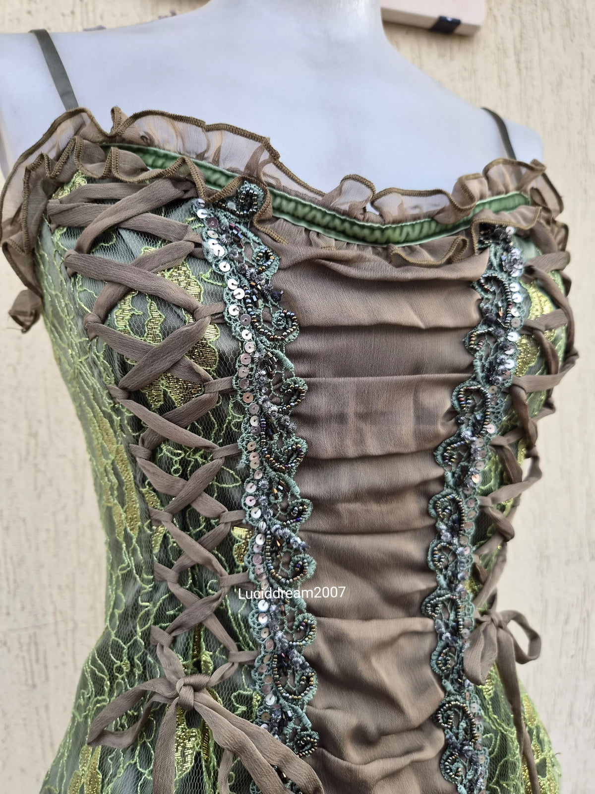 Haut esprit corset laçage et dentelle vert