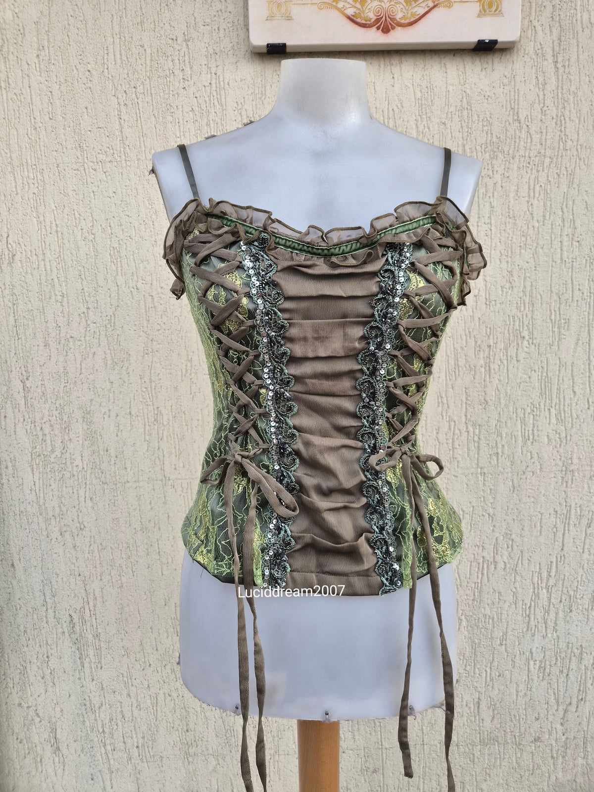 Haut esprit corset laçage et dentelle vert