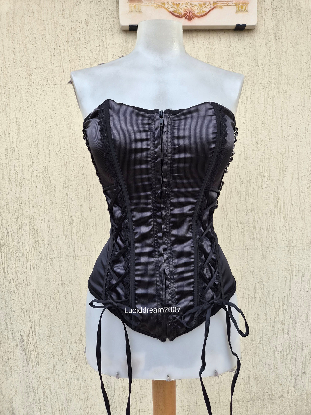 Haut corset satiné noir