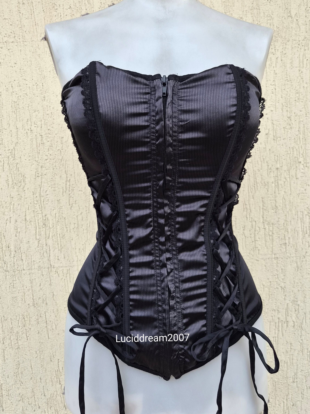 Haut corset satiné noir