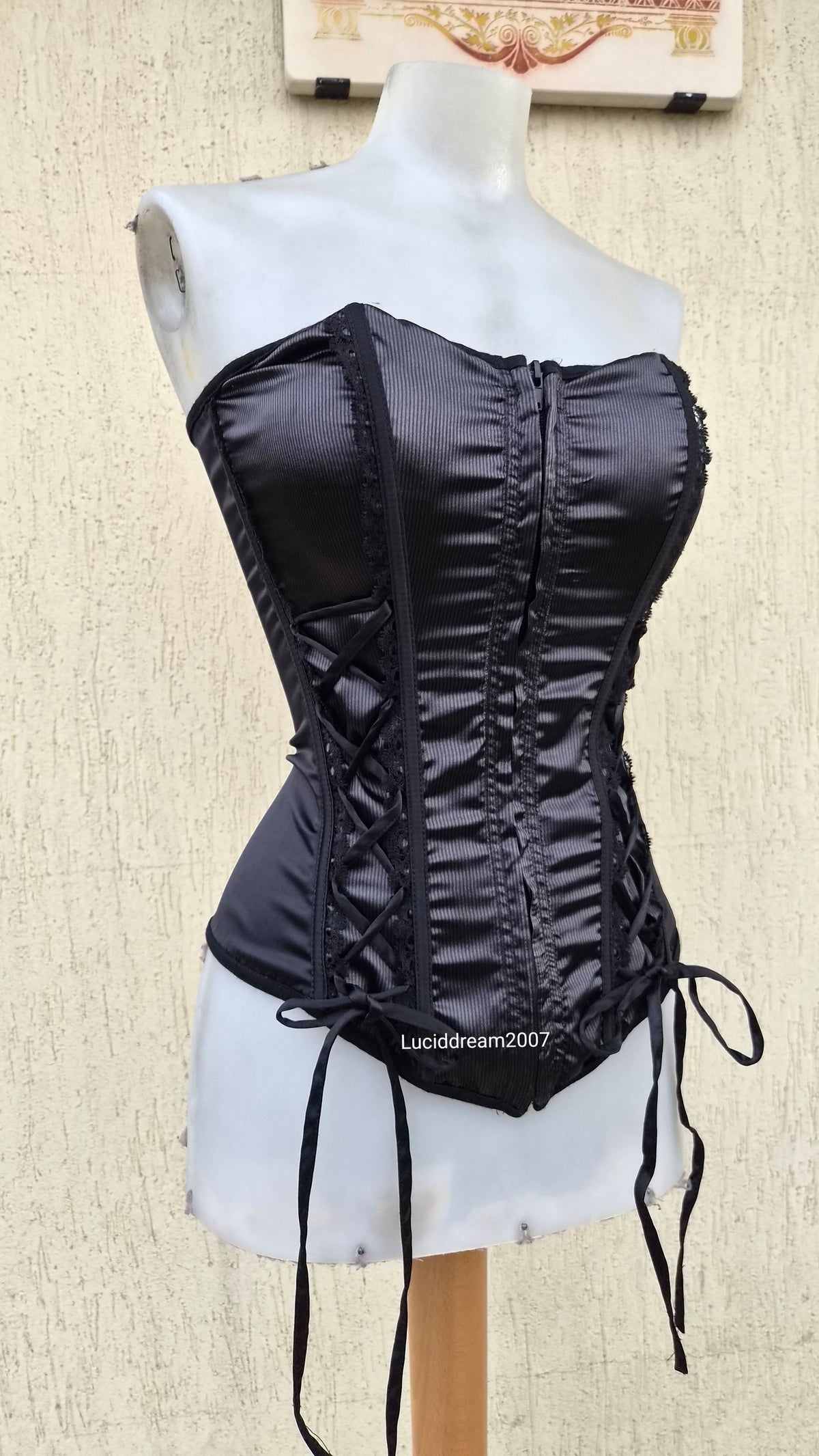 Haut corset satiné noir