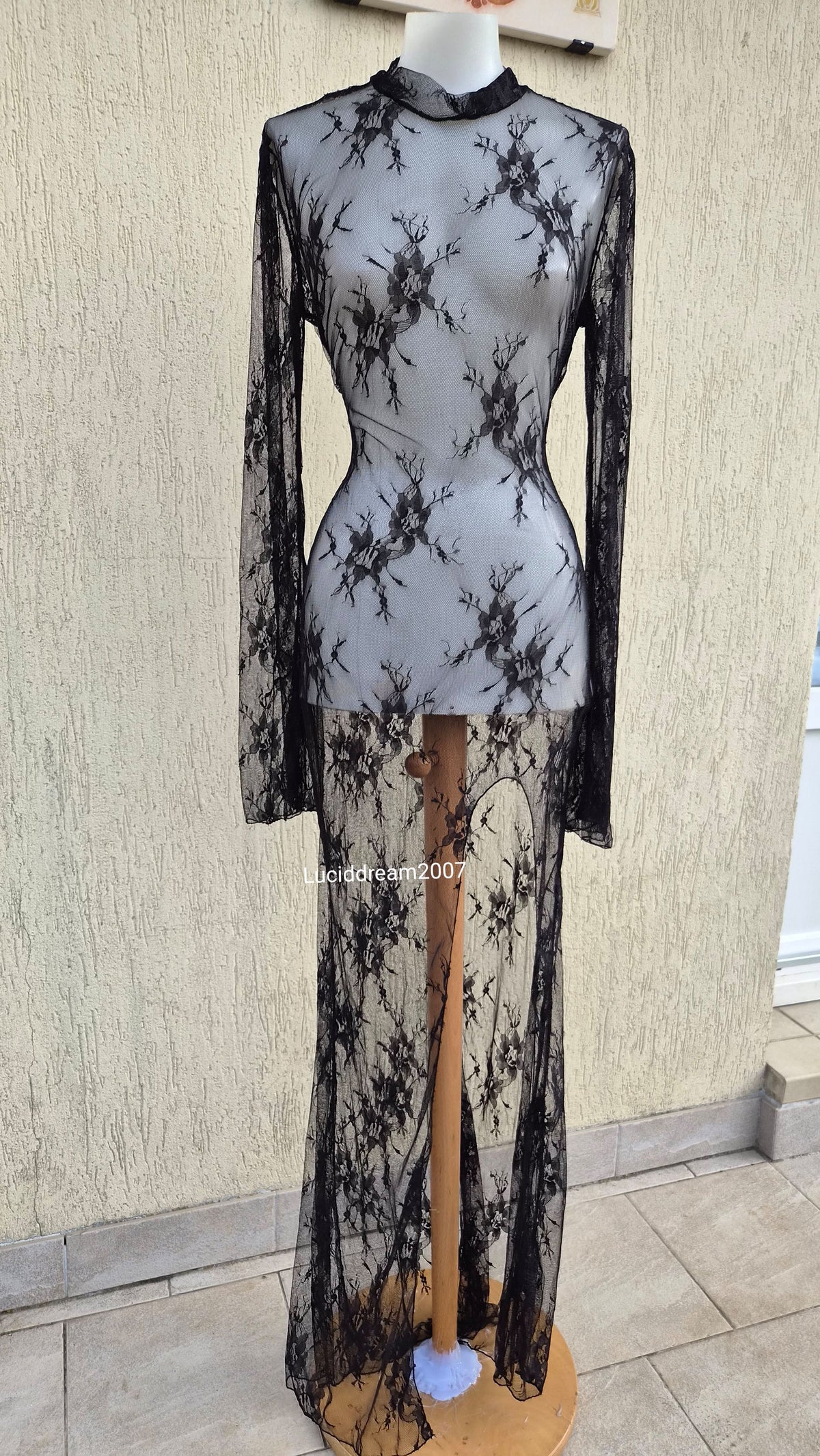 Robe en dentelle noire
