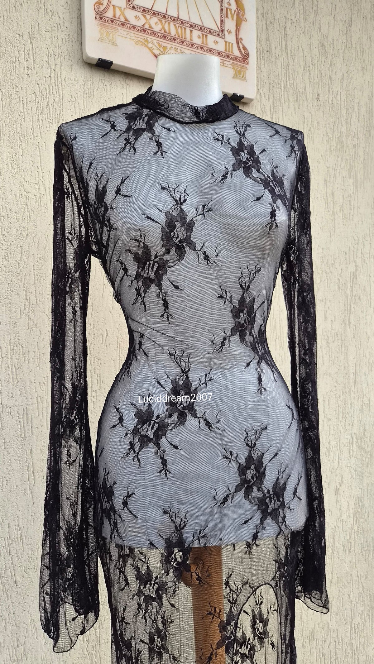 Robe en dentelle noire