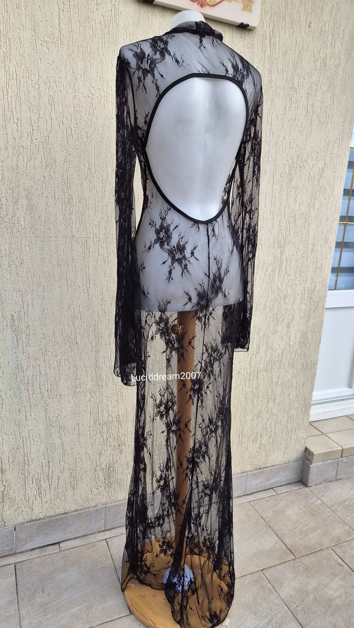 Robe en dentelle noire