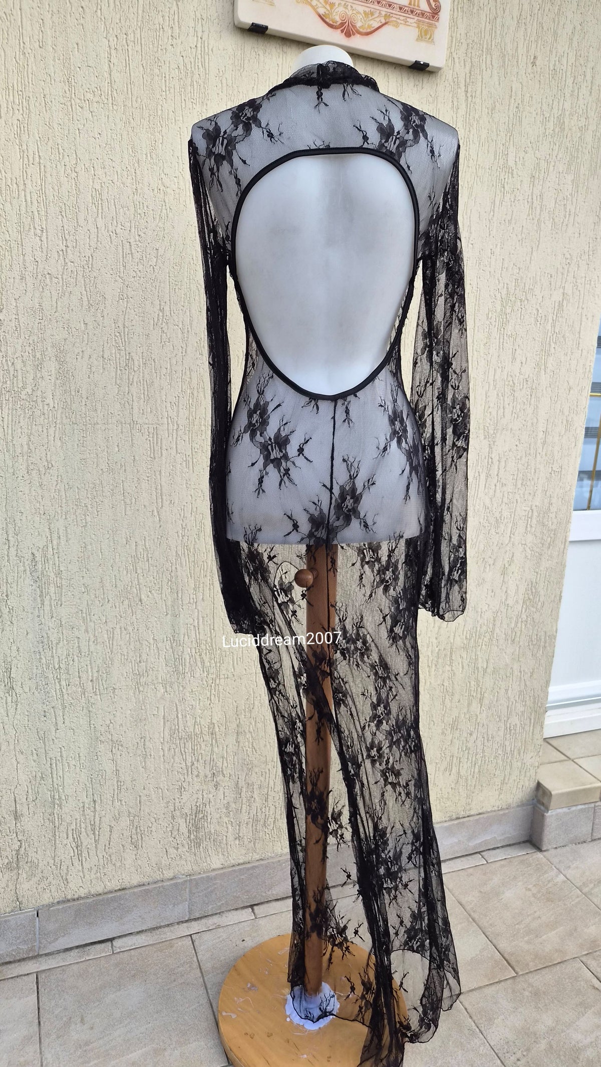 Robe en dentelle noire