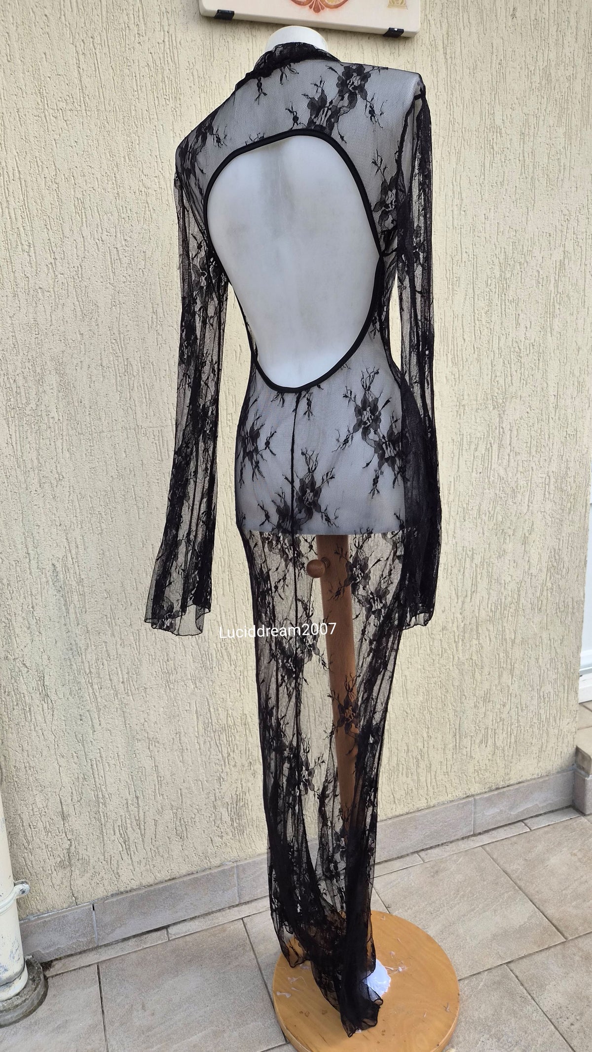 Robe en dentelle noire