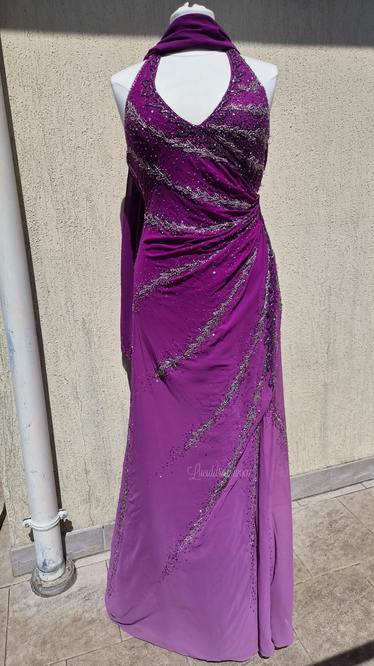Robe dos nu violette brodée