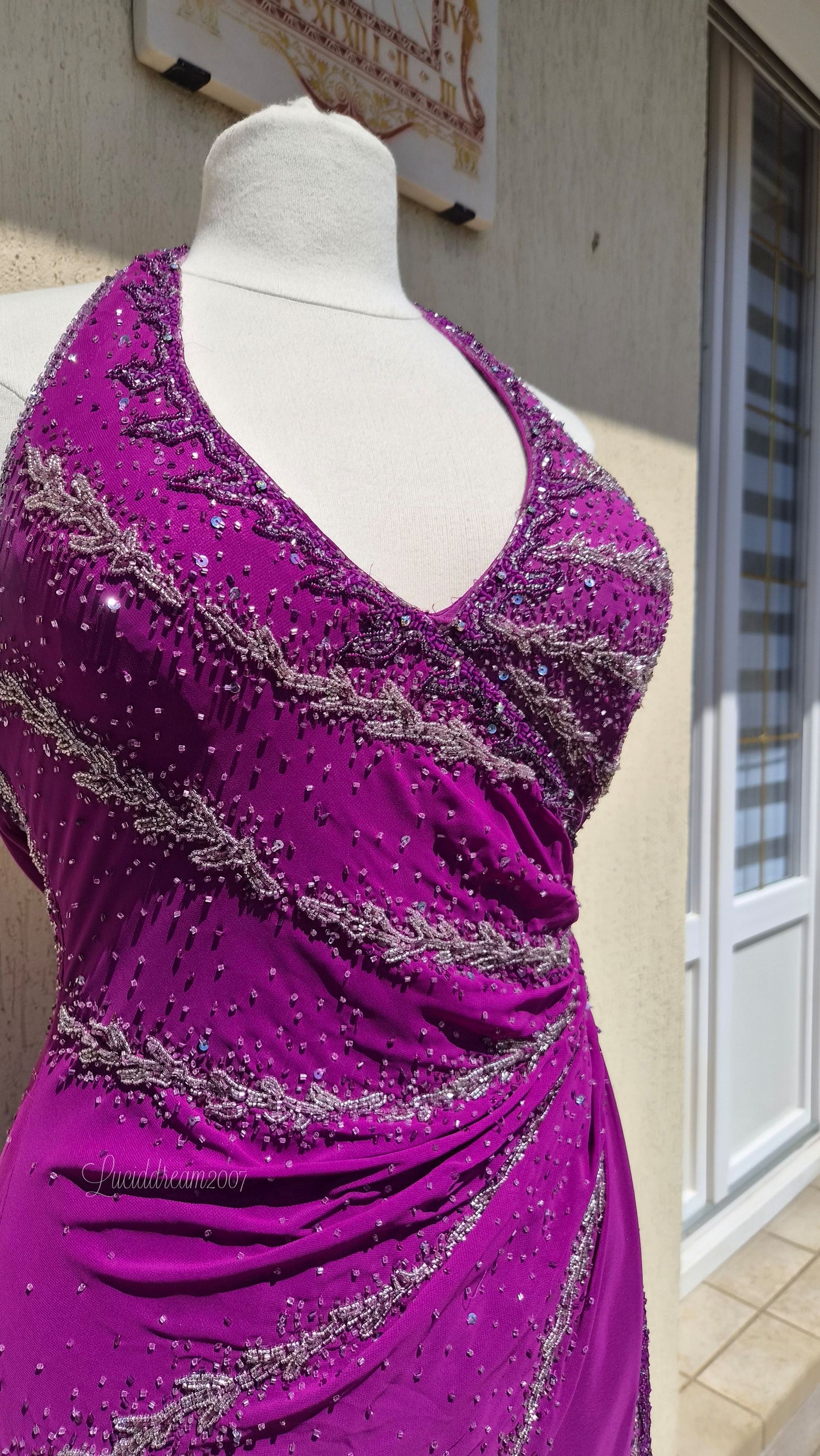 Robe dos nu violette brodée