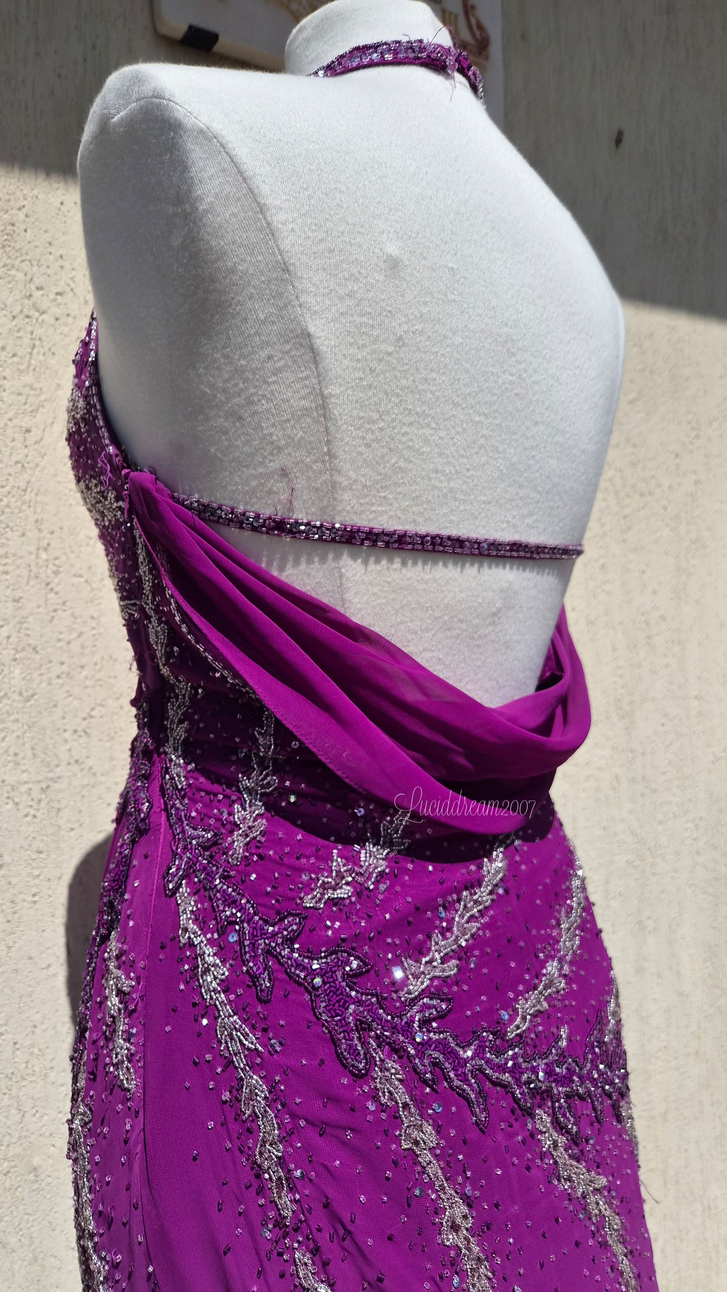 Robe dos nu violette brodée