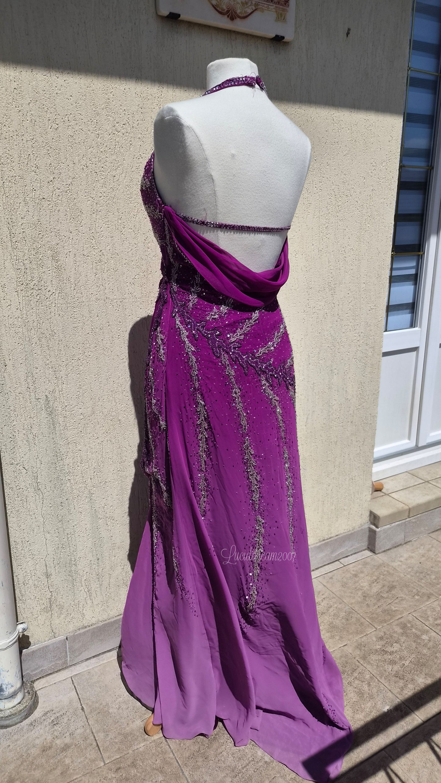 Robe dos nu violette brodée