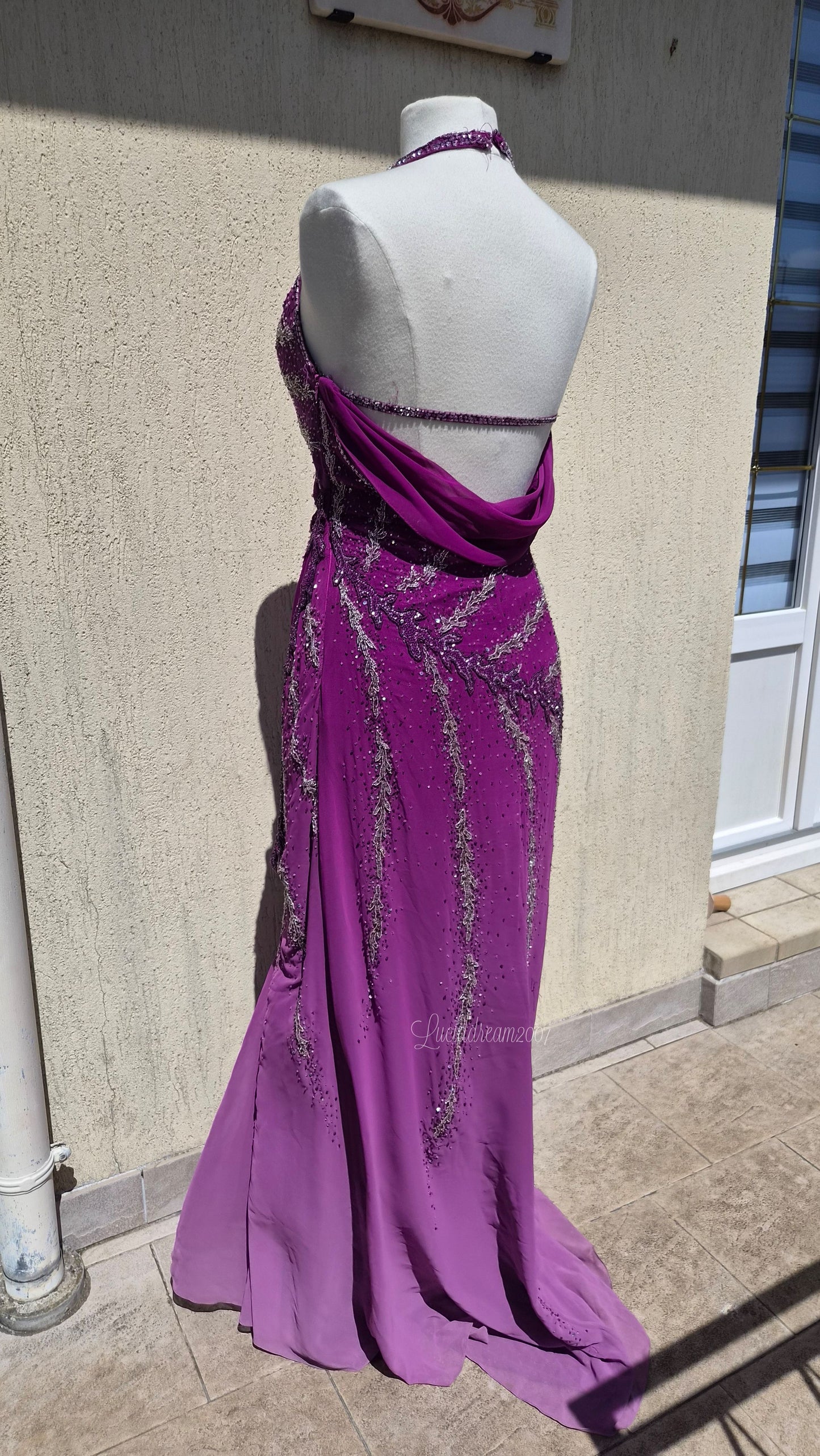 Robe dos nu violette brodée