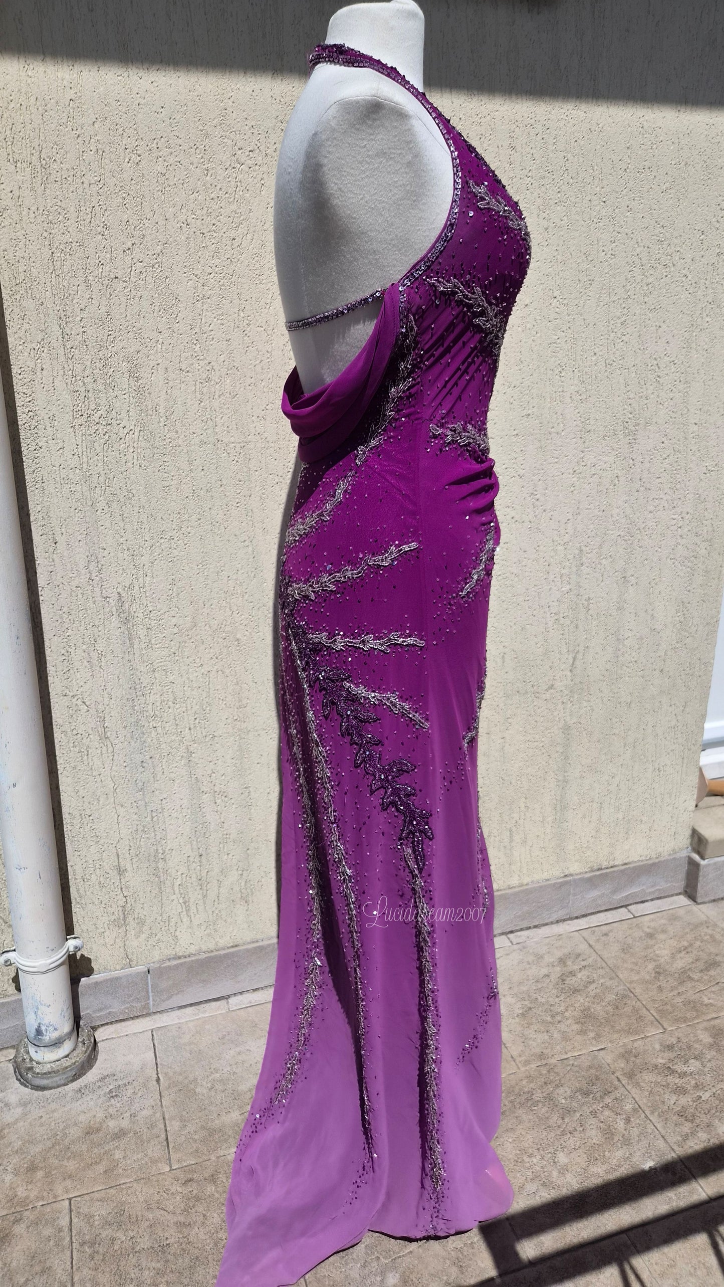 Robe dos nu violette brodée