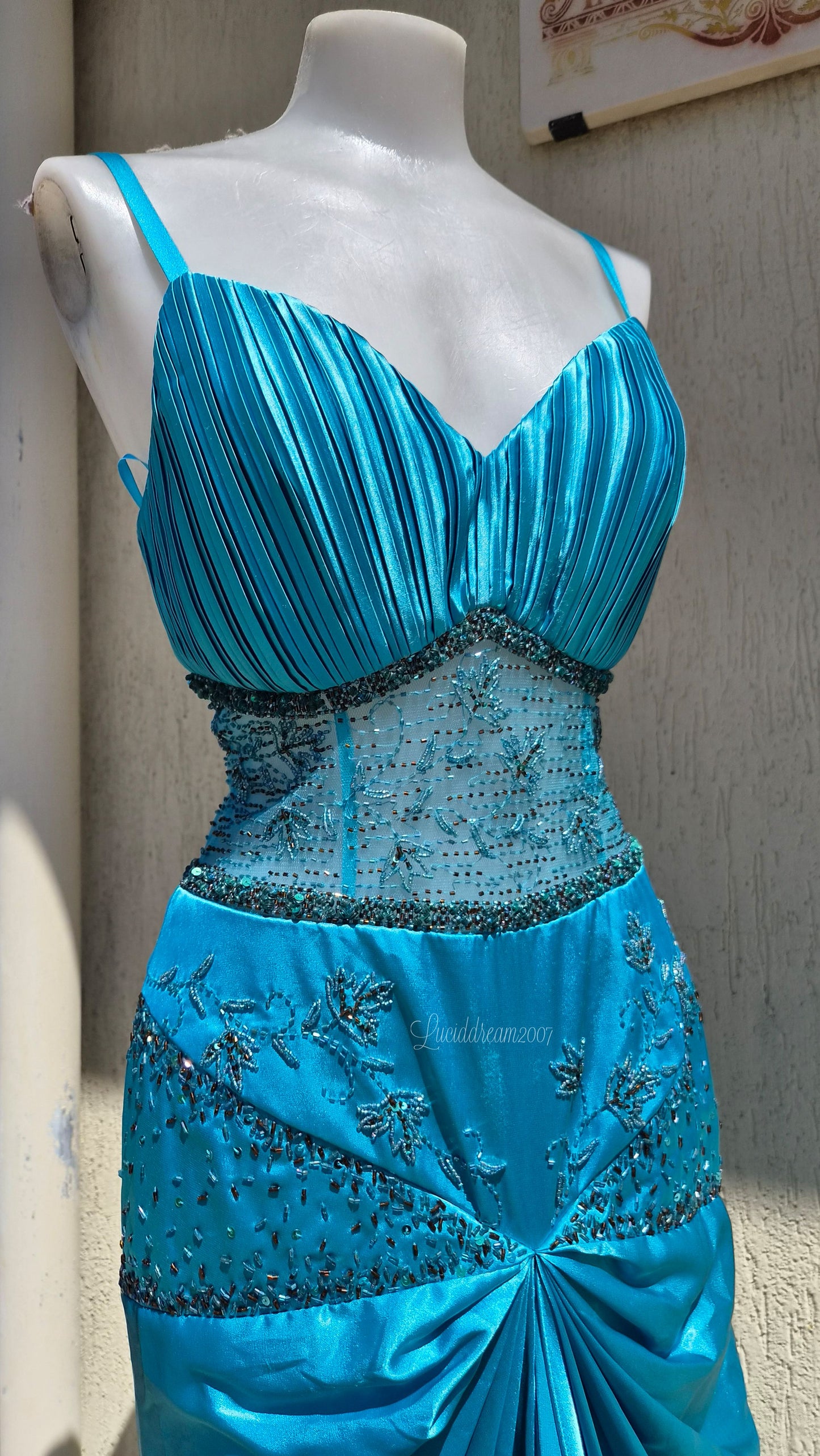 Robe maxi bleue brodée