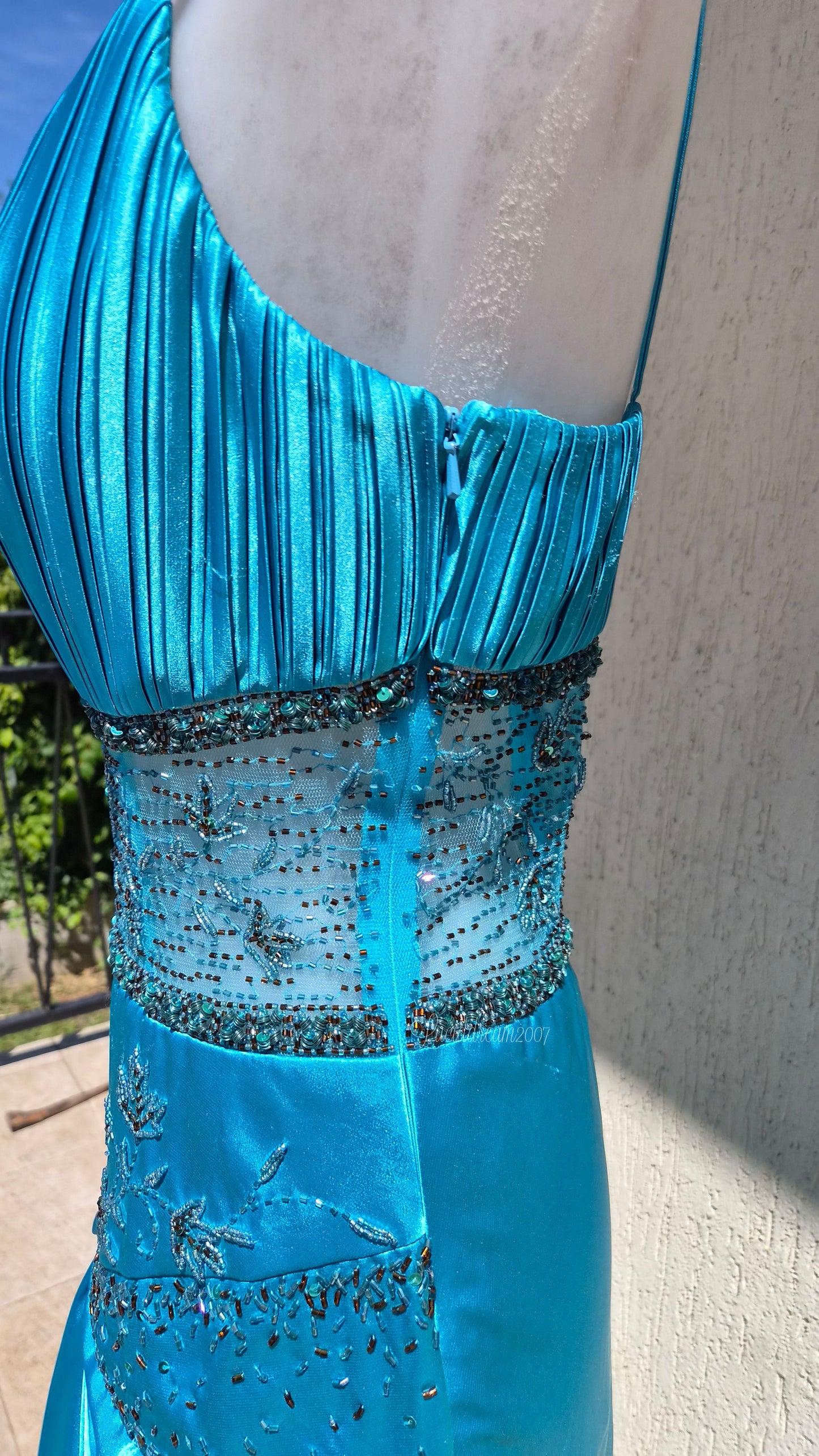 Robe maxi bleue brodée