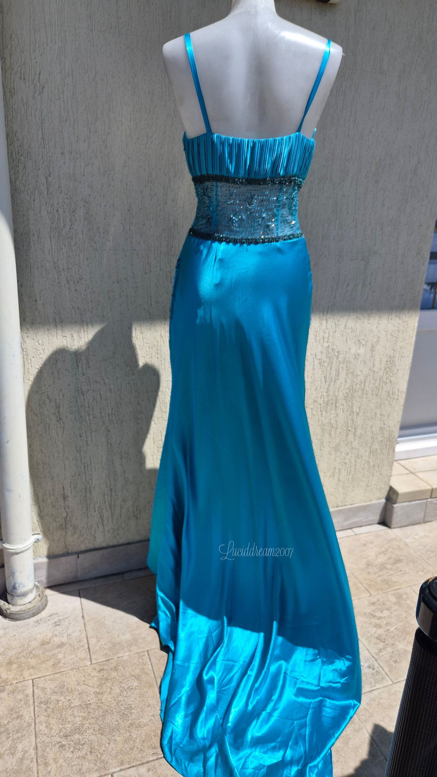Robe maxi bleue brodée